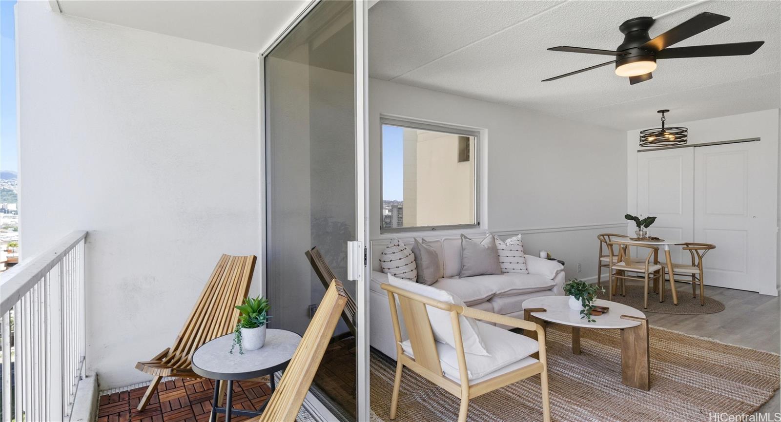 Villa On Eaton Square condo # 2014, Honolulu, Hawaii - photo 5 of 25