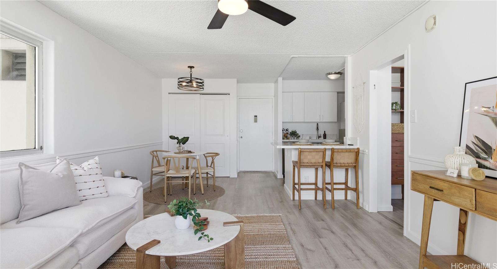 Villa On Eaton Square condo # 2014, Honolulu, Hawaii - photo 8 of 25