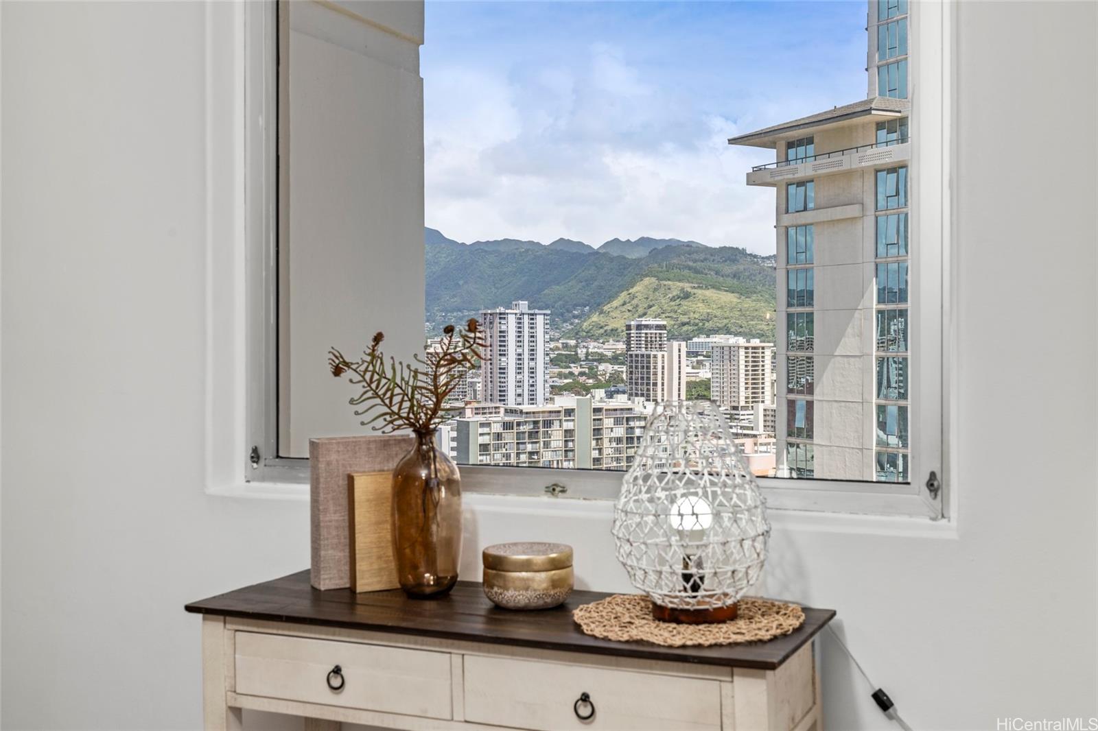 Villa on Eaton Square condo # 2015, Honolulu, Hawaii - photo 11 of 25