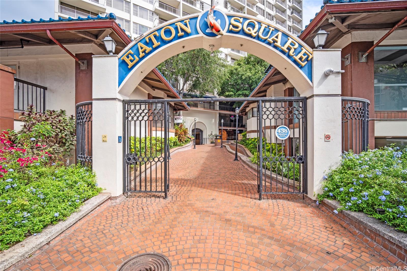 Villa on Eaton Square condo # 2015, Honolulu, Hawaii - photo 21 of 25