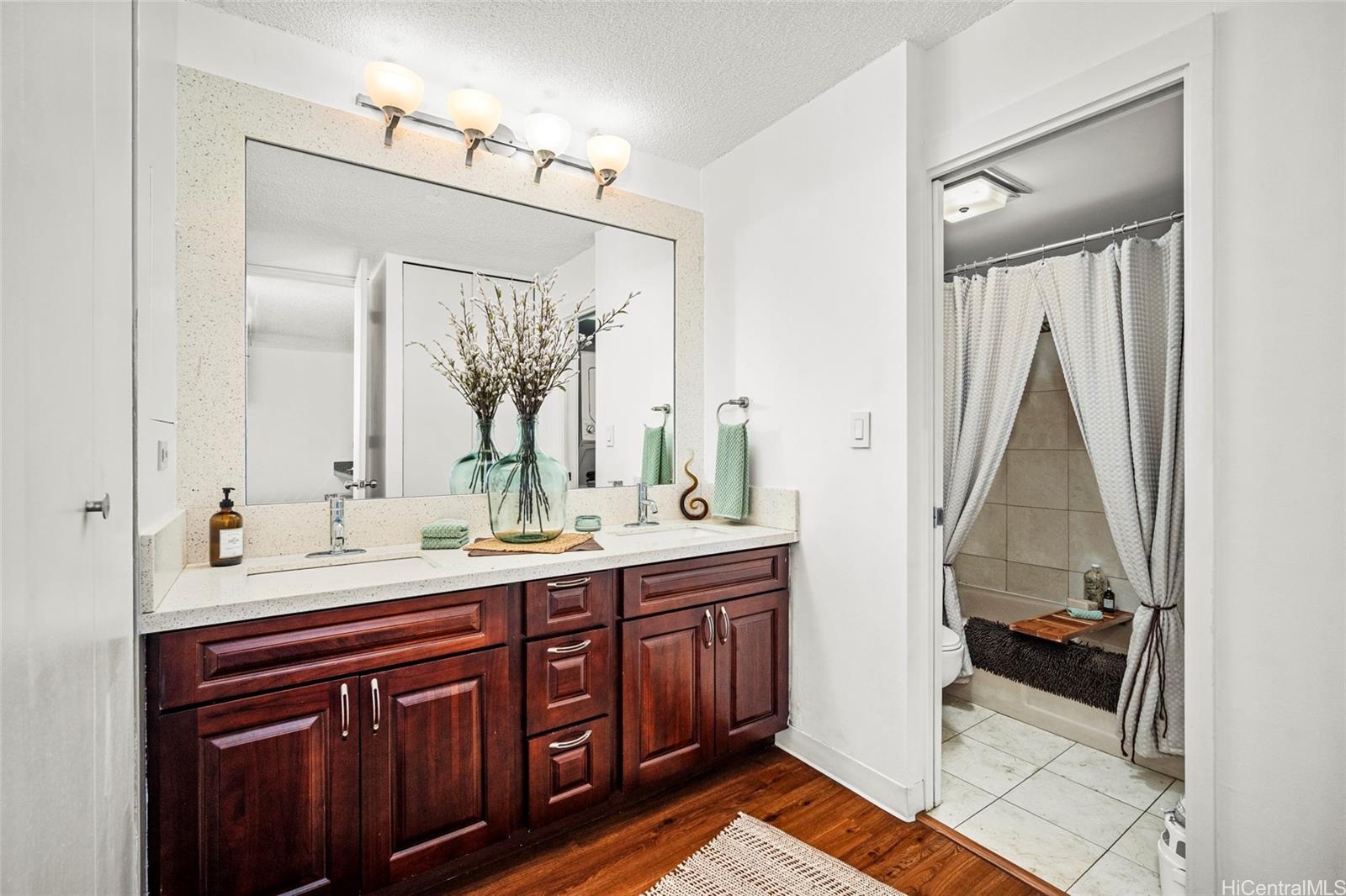 Villa on Eaton Square condo # 2015, Honolulu, Hawaii - photo 9 of 25