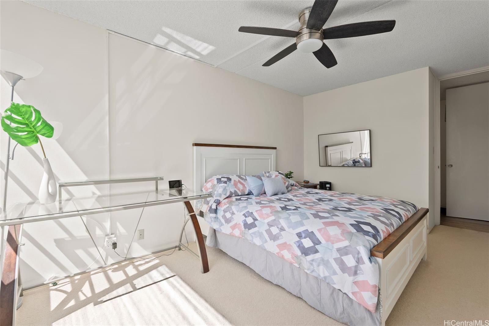 Villa On Eaton Square condo # 2211, Honolulu, Hawaii - photo 13 of 24