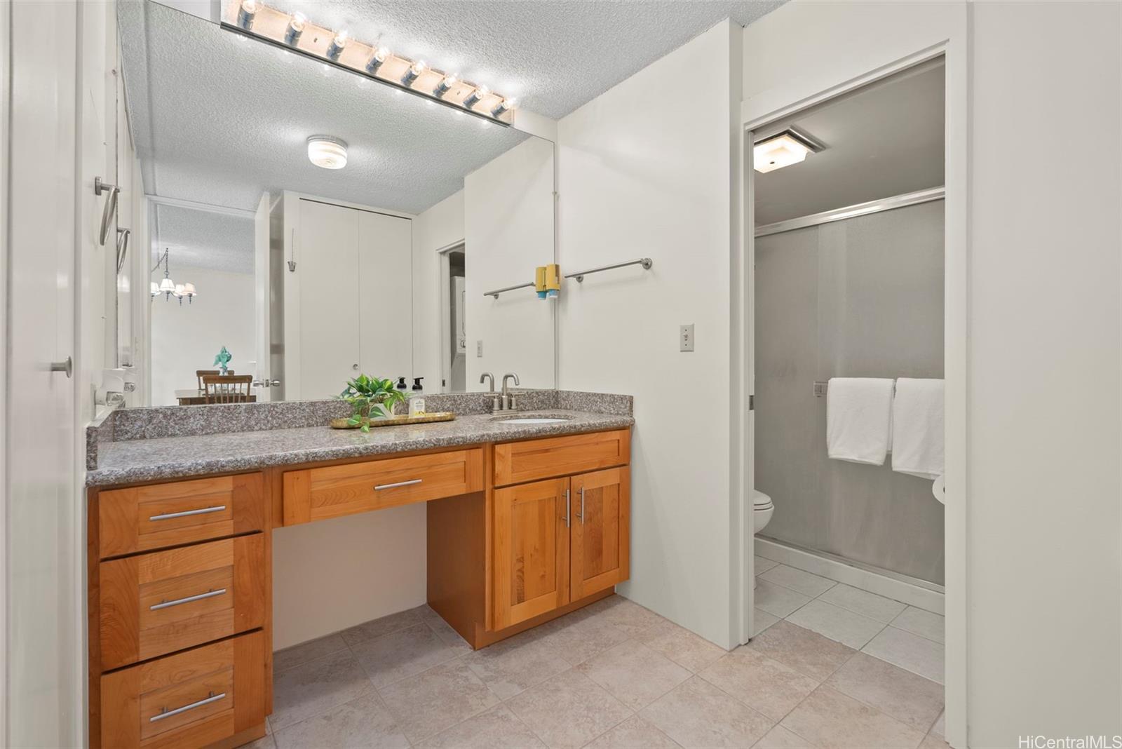 Villa On Eaton Square condo # 2211, Honolulu, Hawaii - photo 16 of 24