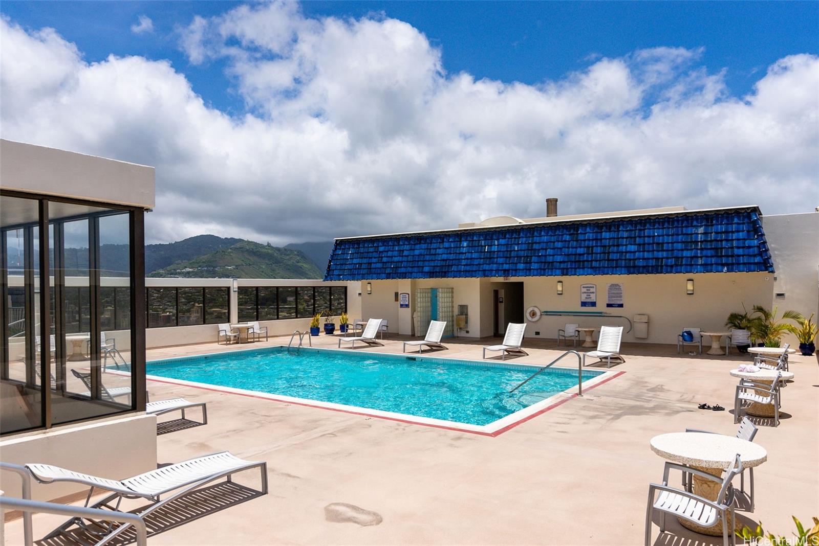 Villa On Eaton Square condo # 2211, Honolulu, Hawaii - photo 20 of 24