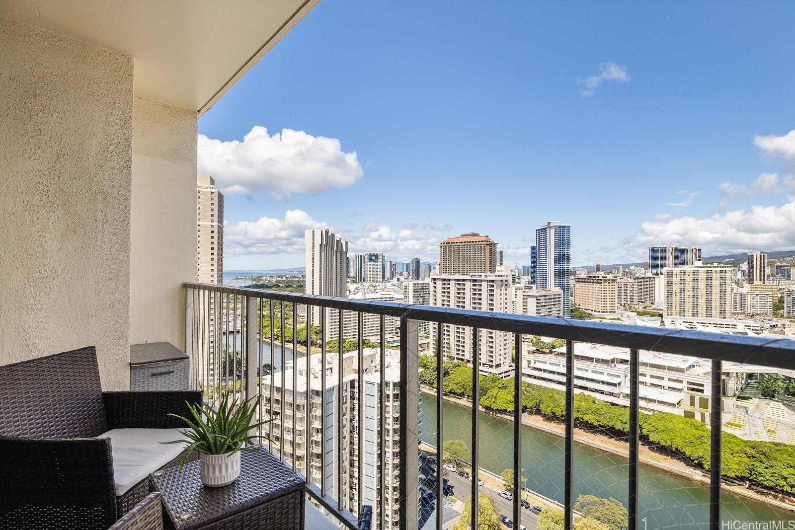 Villa On Eaton Square condo # 2610, Honolulu, Hawaii - photo 13 of 18