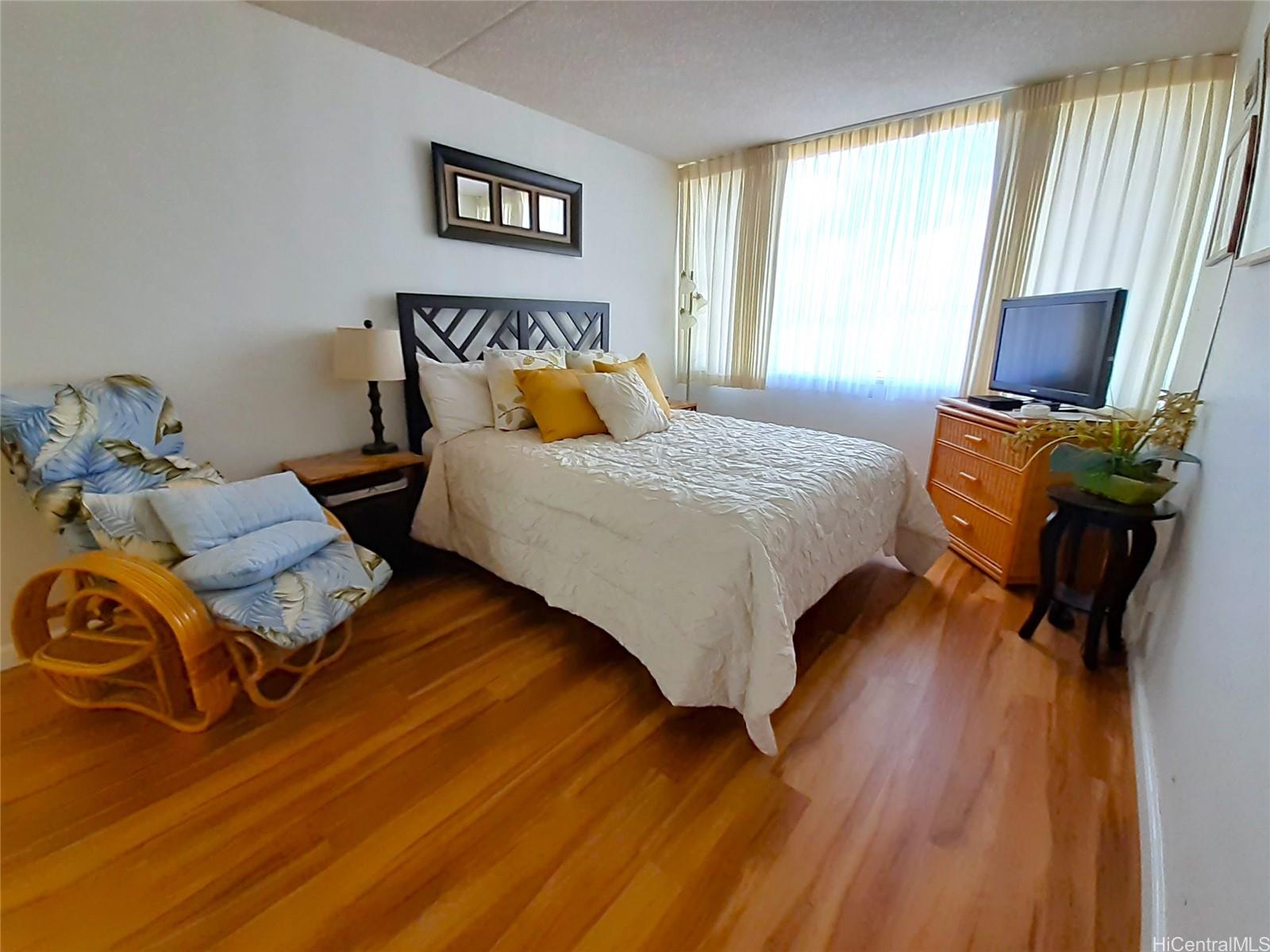 Villa On Eaton Square condo # 2614, Honolulu, Hawaii - photo 7 of 17