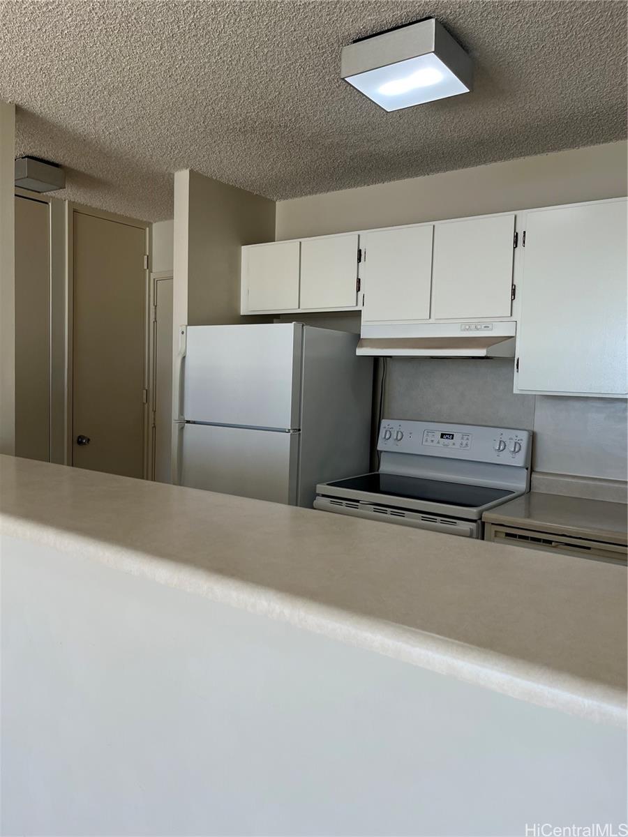 Villa On Eaton Square condo # 2815, Honolulu, Hawaii - photo 16 of 25