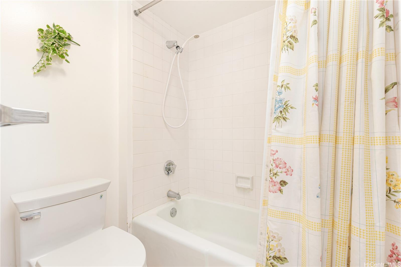 Villa On Eaton Square condo # 3003, Honolulu, Hawaii - photo 19 of 25