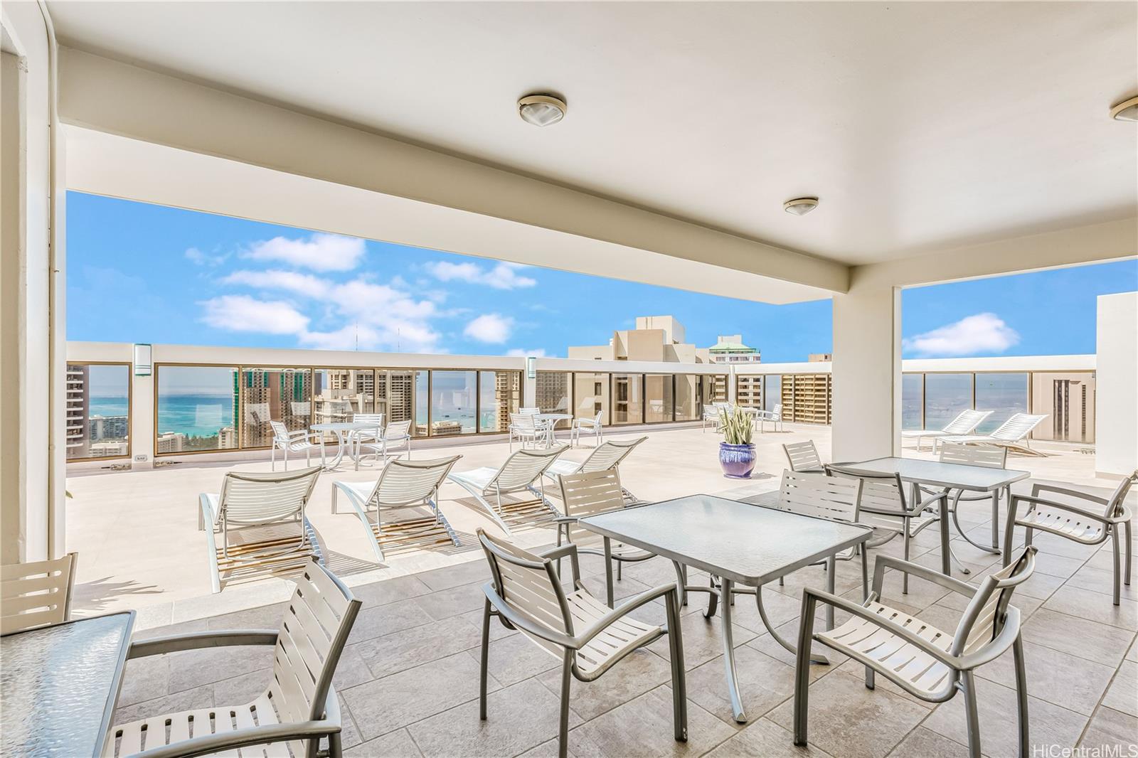 Villa On Eaton Square condo # 3003, Honolulu, Hawaii - photo 23 of 25