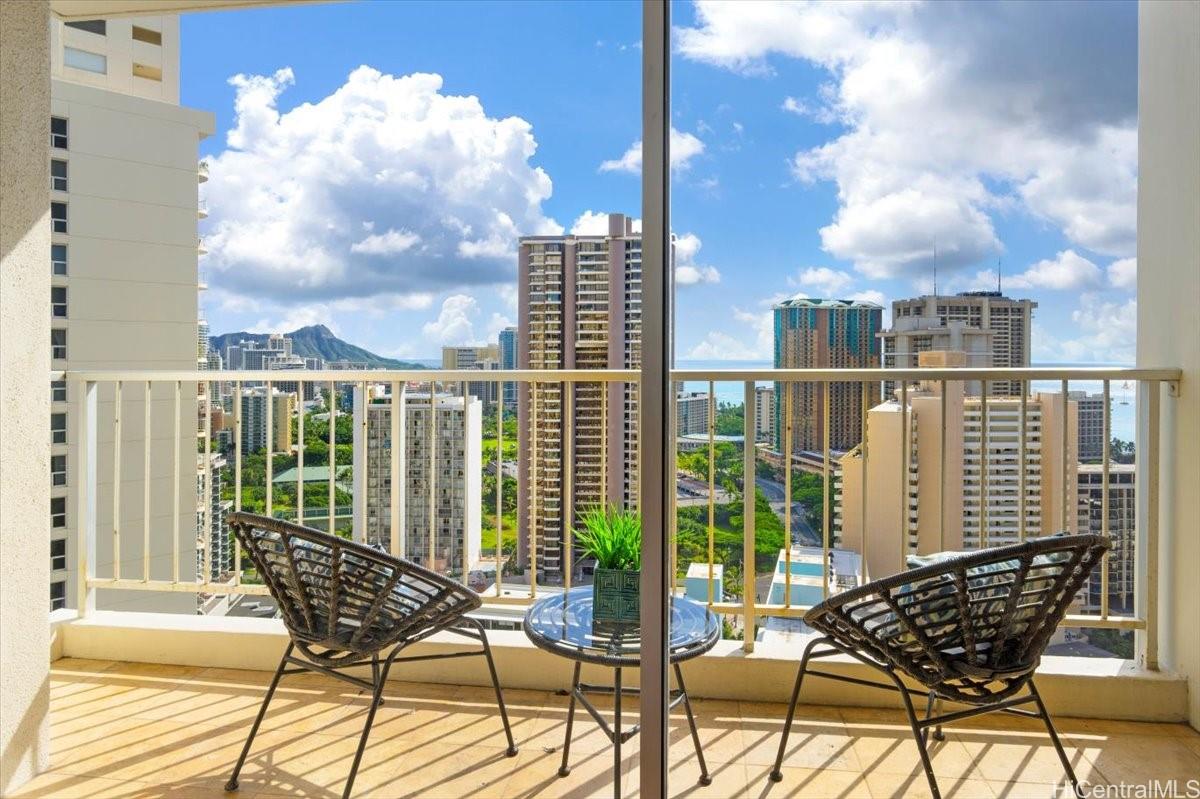 Villa On Eaton Square condo # 3009, Honolulu, Hawaii - photo 11 of 25