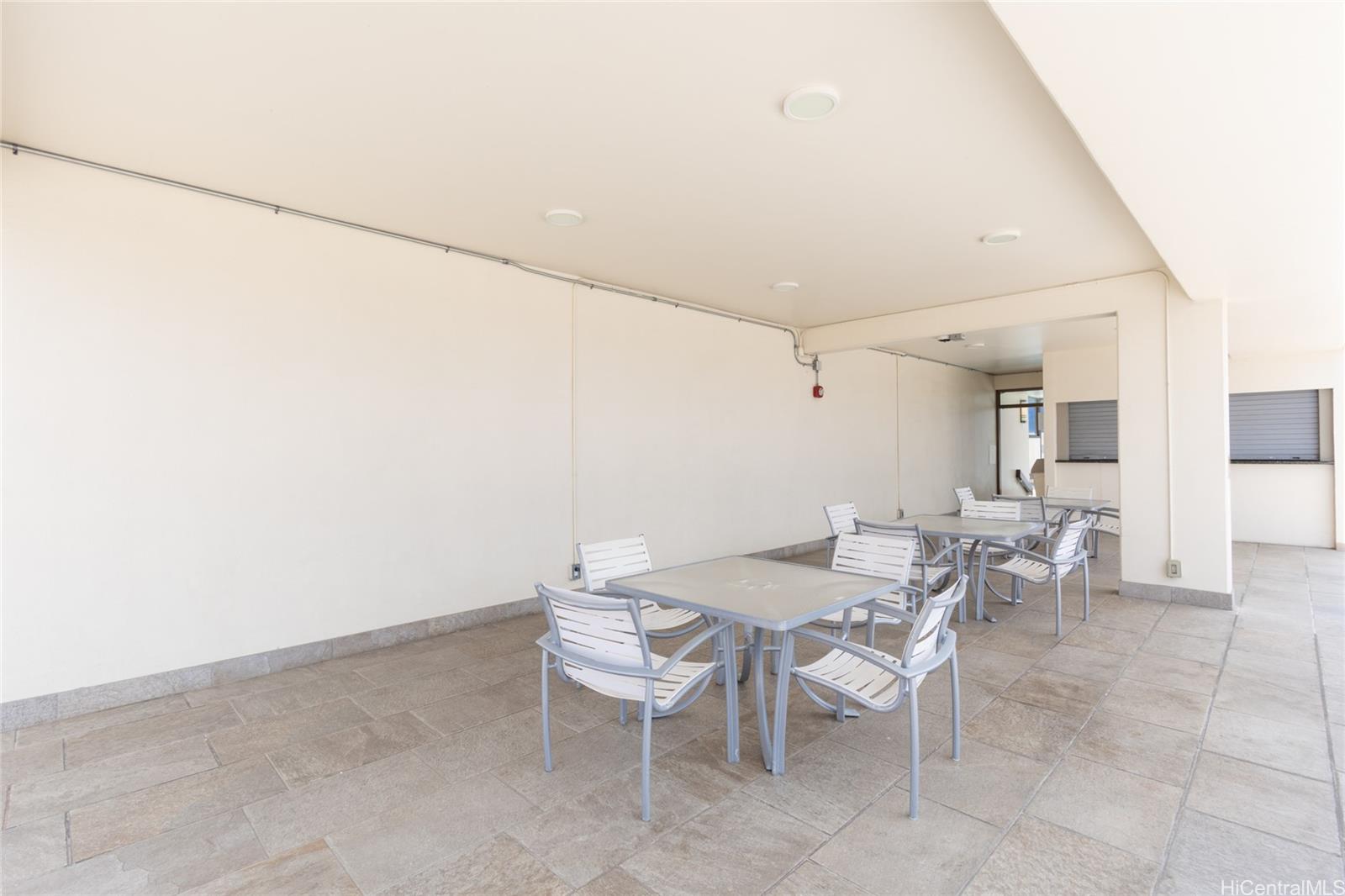 Villa On Eaton Square condo # 3015, Honolulu, Hawaii - photo 12 of 16