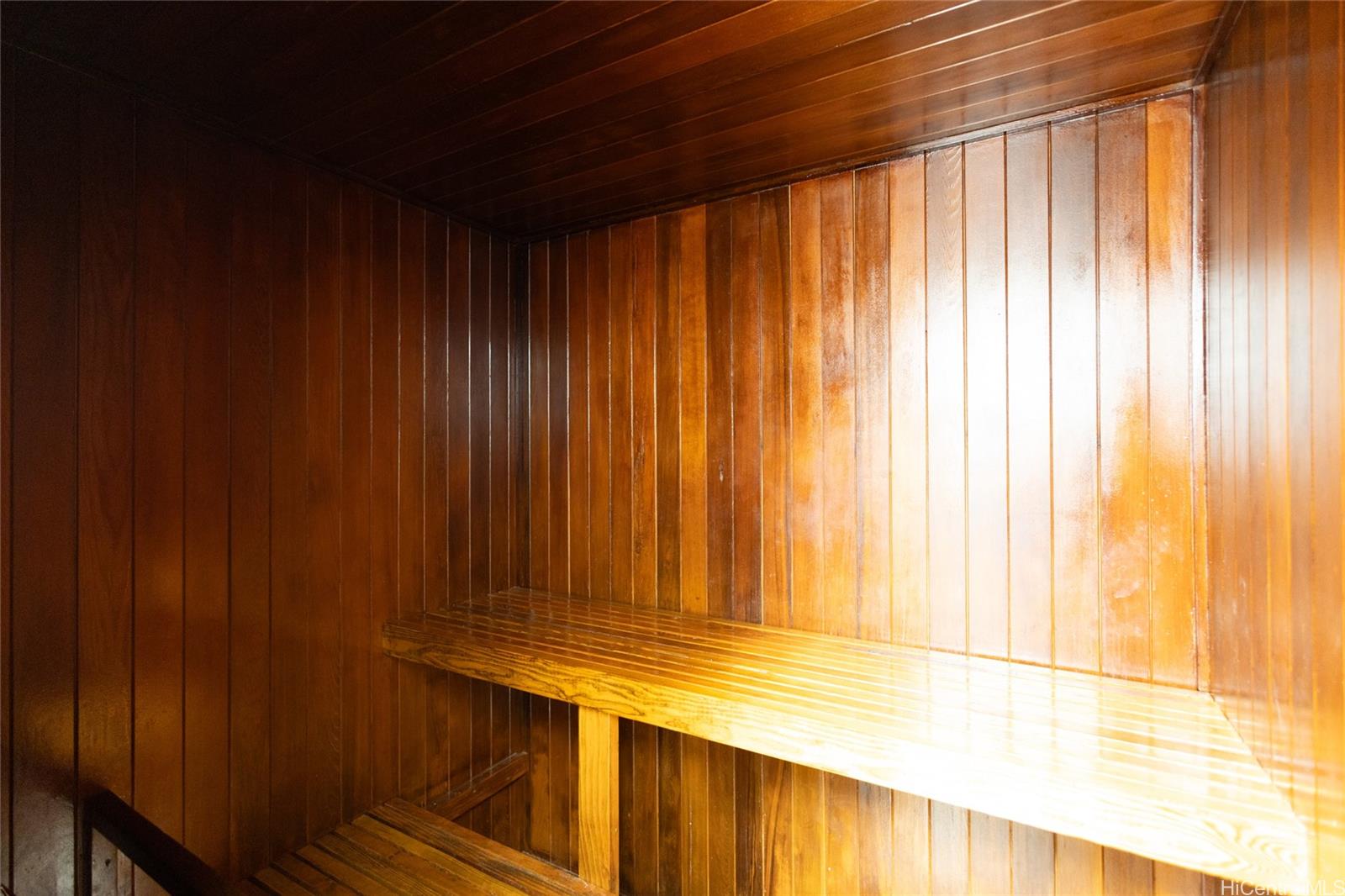 Villa On Eaton Square condo # 3015, Honolulu, Hawaii - photo 14 of 16