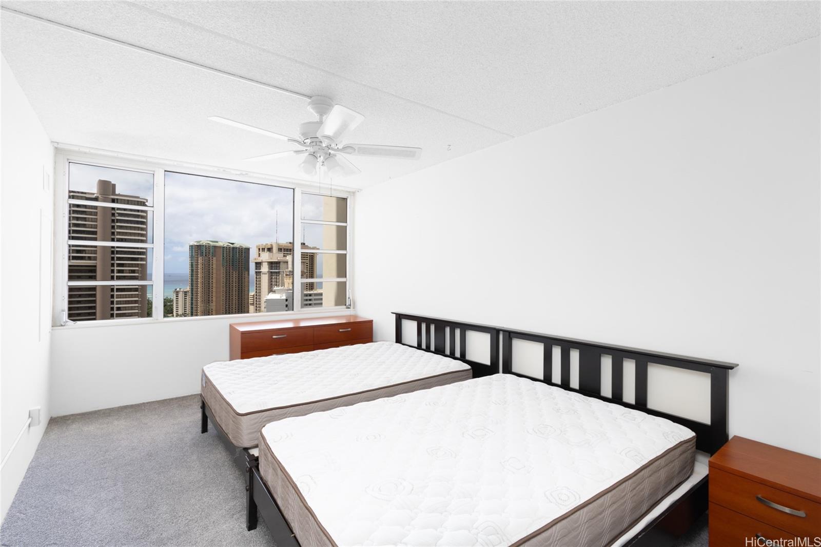 Villa On Eaton Square condo # 3015, Honolulu, Hawaii - photo 6 of 16