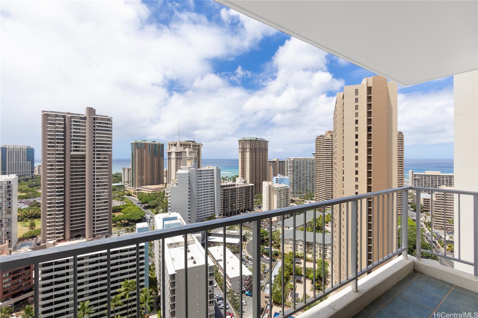 Villa On Eaton Square condo # 3015, Honolulu, Hawaii - photo 9 of 16