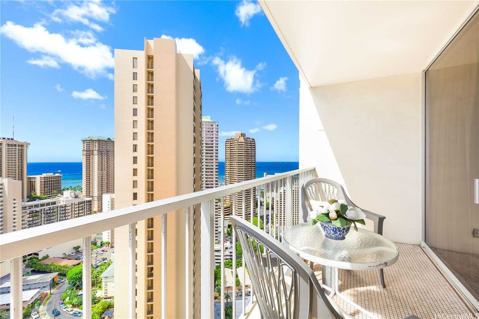 Villa on Eaton Square condo # 3101, Honolulu, Hawaii - photo 3 of 25