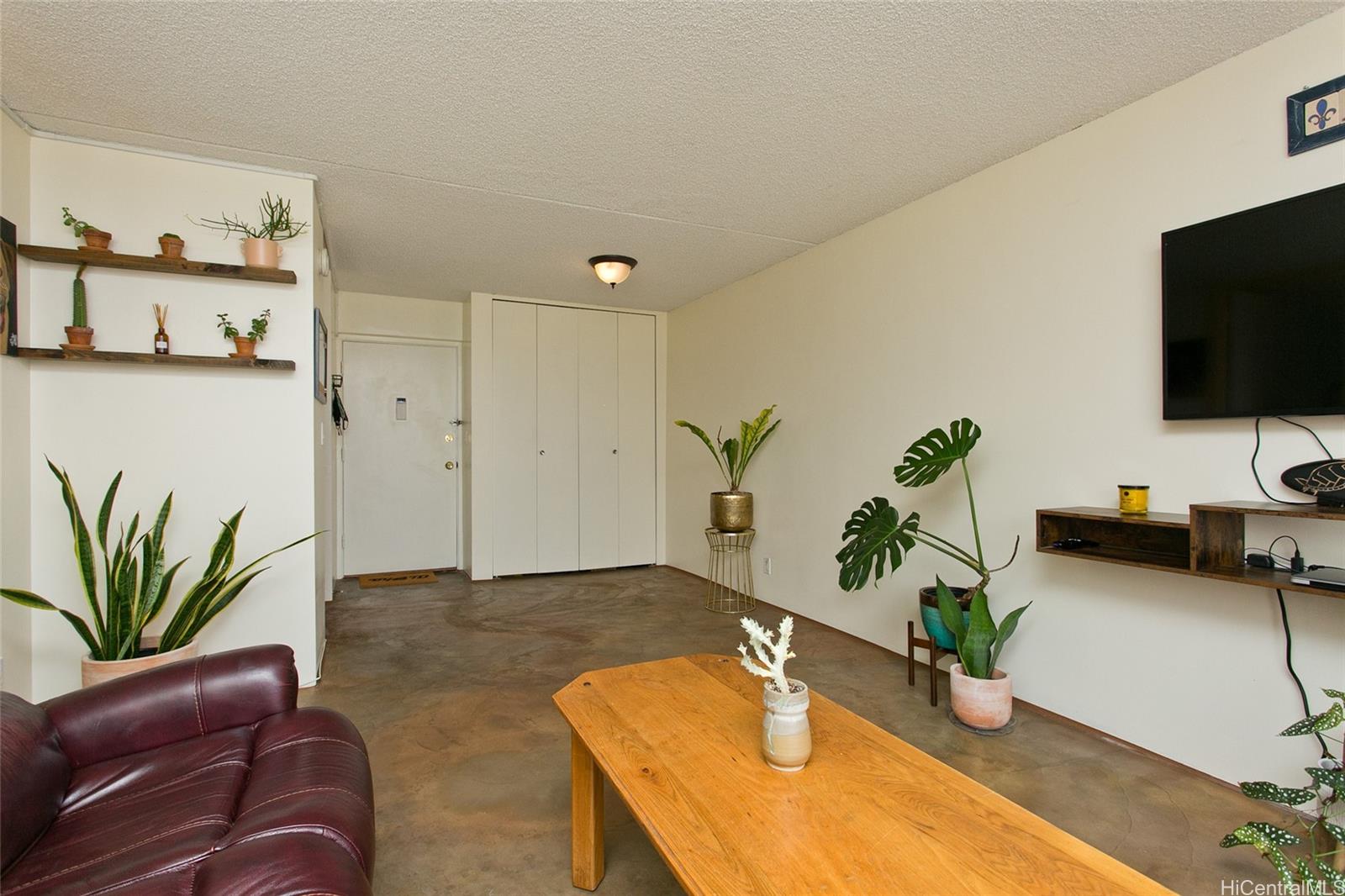 Villa On Eaton Square condo # 3212, Honolulu, Hawaii - photo 2 of 11