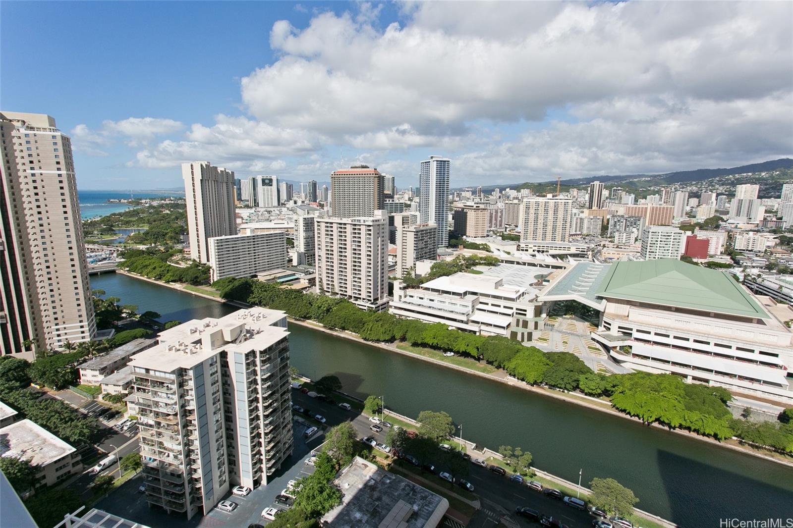 Villa on Eaton Square condo # 3214, Honolulu, Hawaii - photo 13 of 22