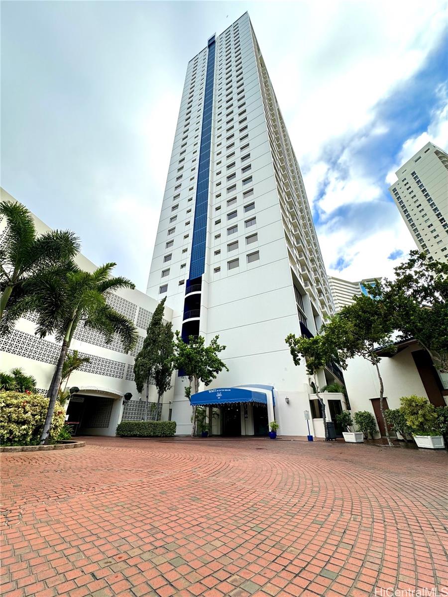 Villa on Eaton Square condo # 3214, Honolulu, Hawaii - photo 21 of 22