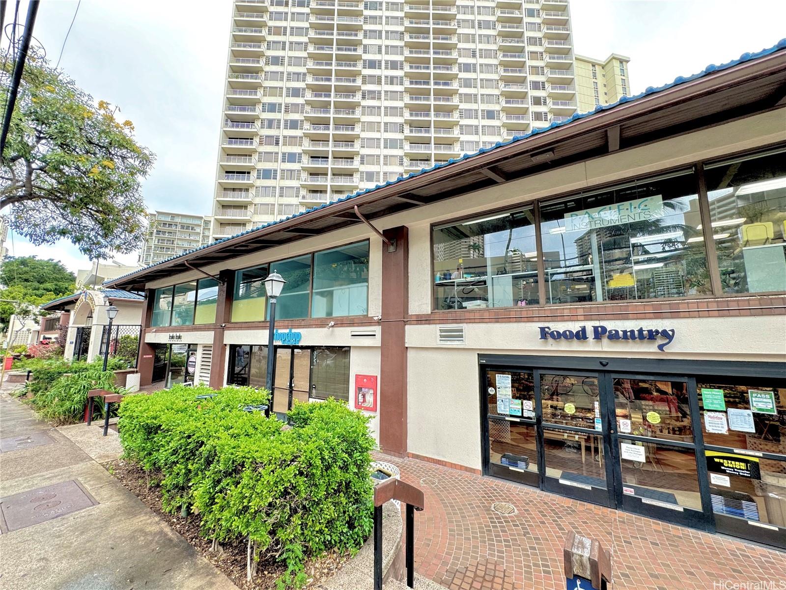 Villa on Eaton Square condo # 3214, Honolulu, Hawaii - photo 23 of 25