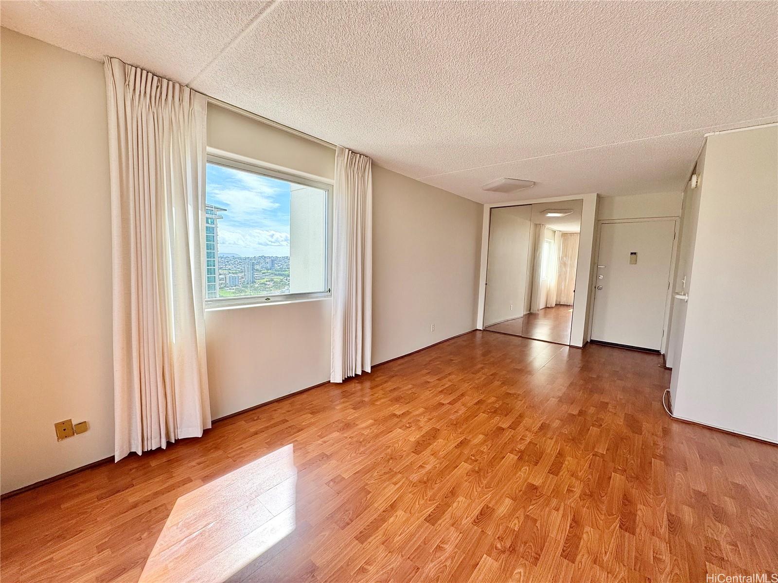 Villa on Eaton Square condo # 3214, Honolulu, Hawaii - photo 4 of 20