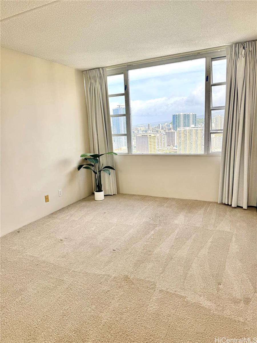 Villa on Eaton Square condo # 3214, Honolulu, Hawaii - photo 5 of 20