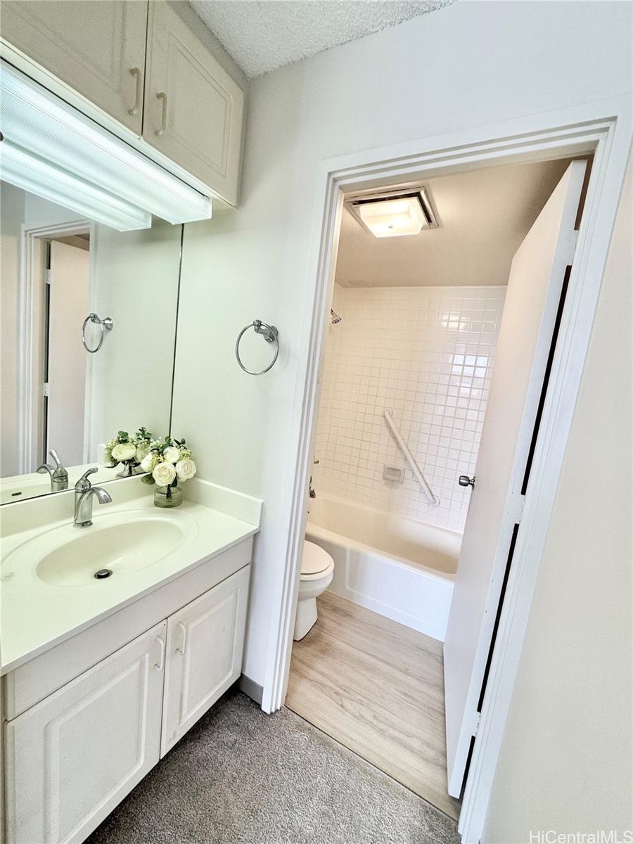 Villa on Eaton Square condo # 3214, Honolulu, Hawaii - photo 6 of 20