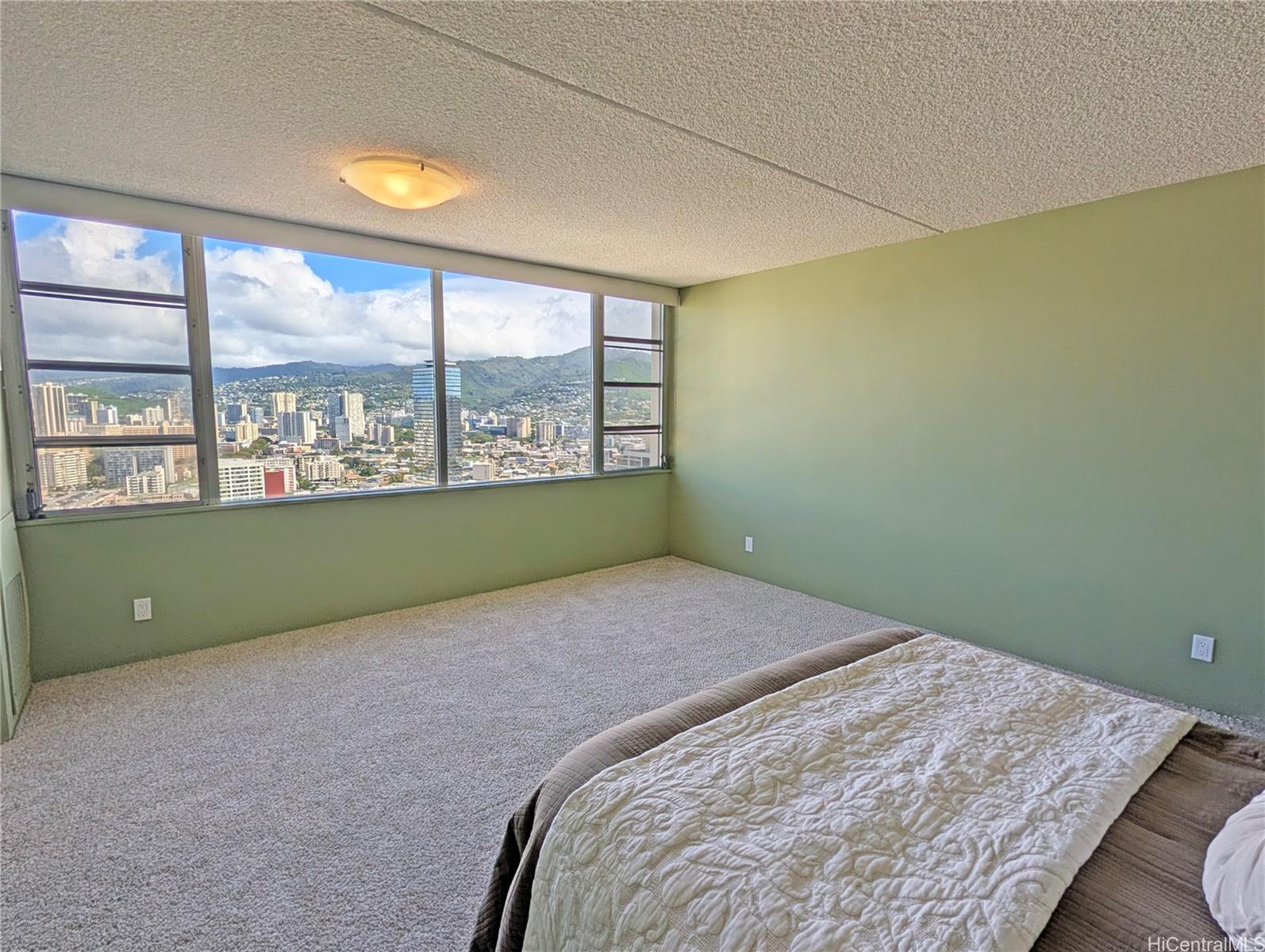 Villa On Eaton Square condo # 3306, Honolulu, Hawaii - photo 2 of 16