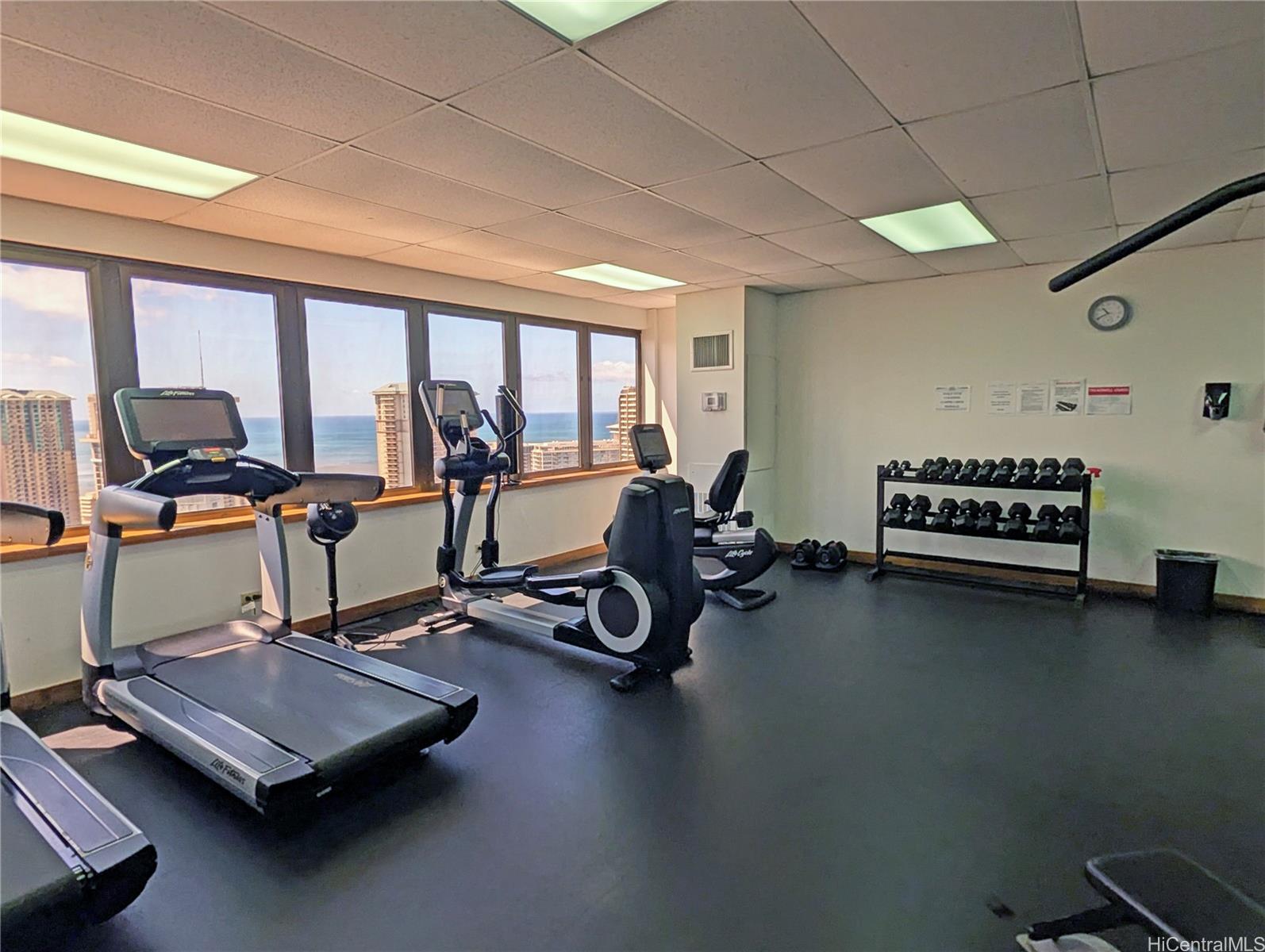 Villa On Eaton Square condo # 3306, Honolulu, Hawaii - photo 12 of 16