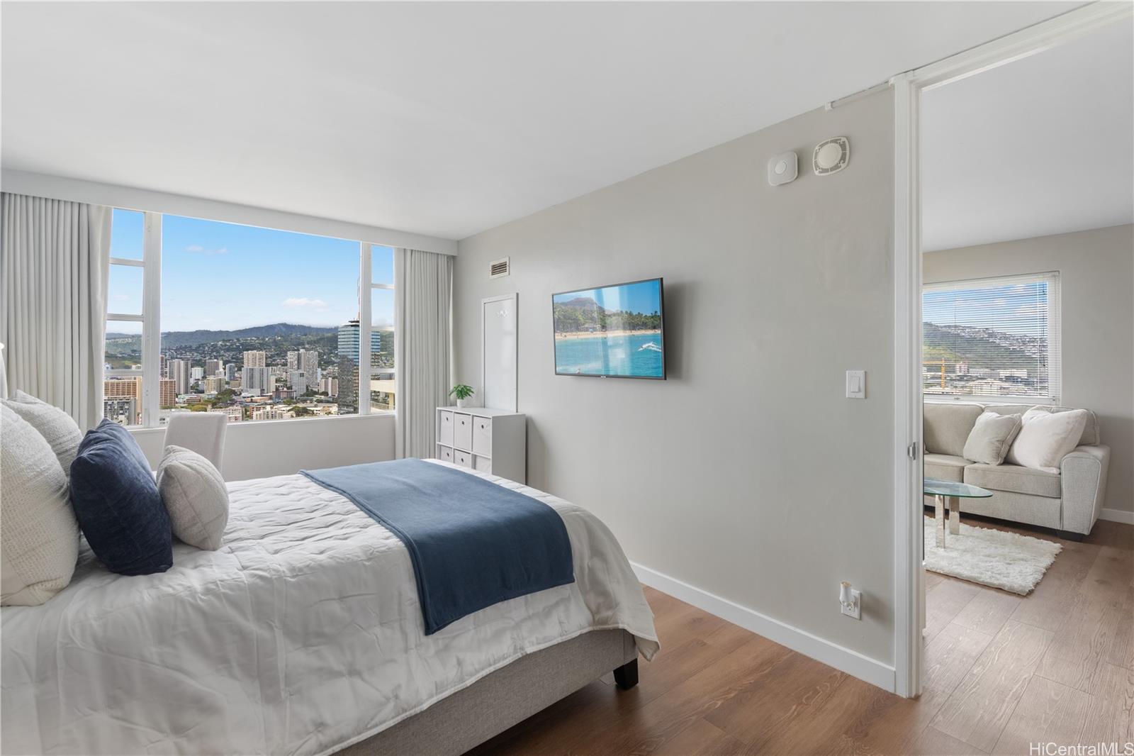 Villa On Eaton Square condo # 3314, Honolulu, Hawaii - photo 11 of 23