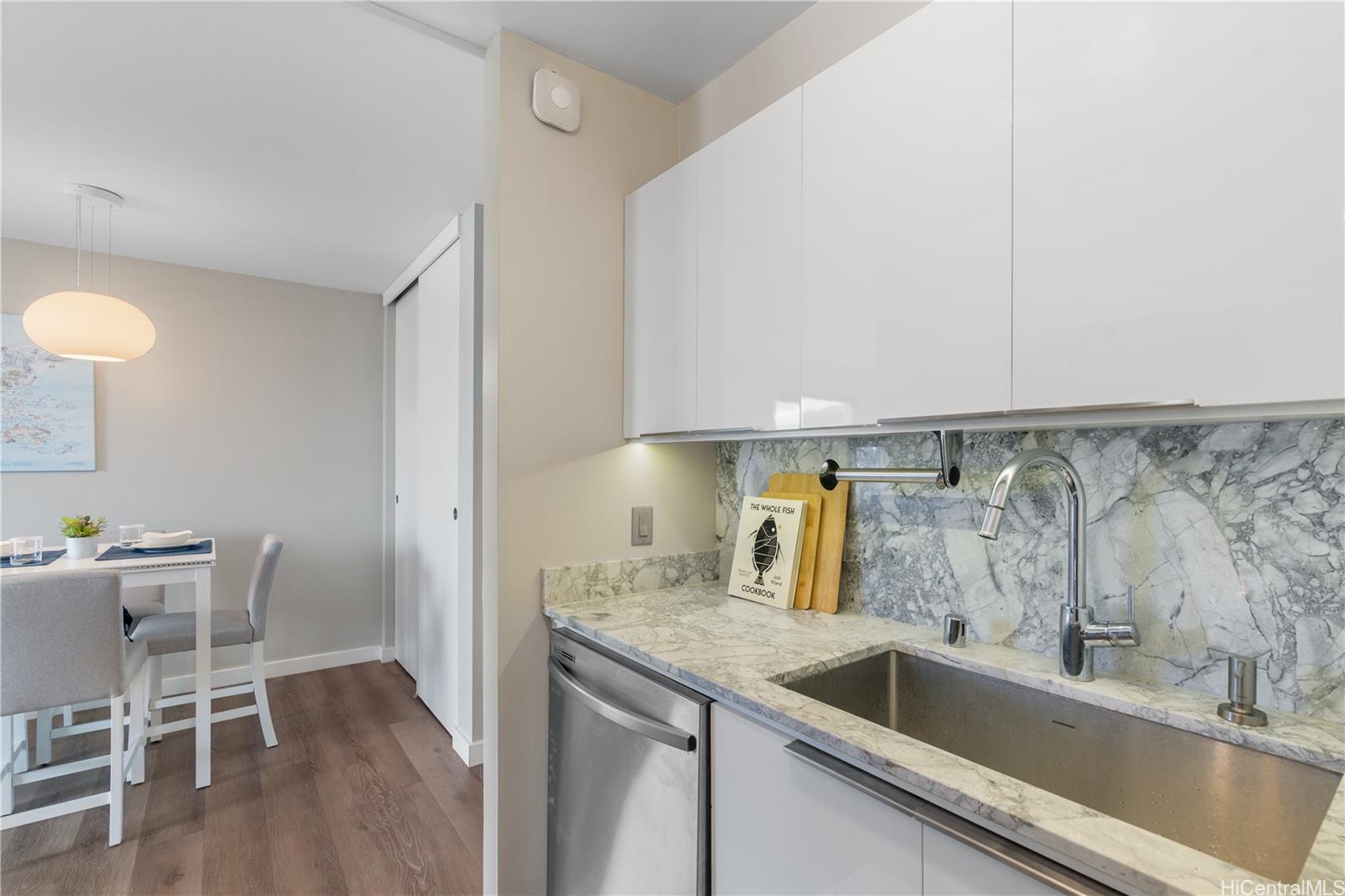 Villa On Eaton Square condo # 3314, Honolulu, Hawaii - photo 20 of 23