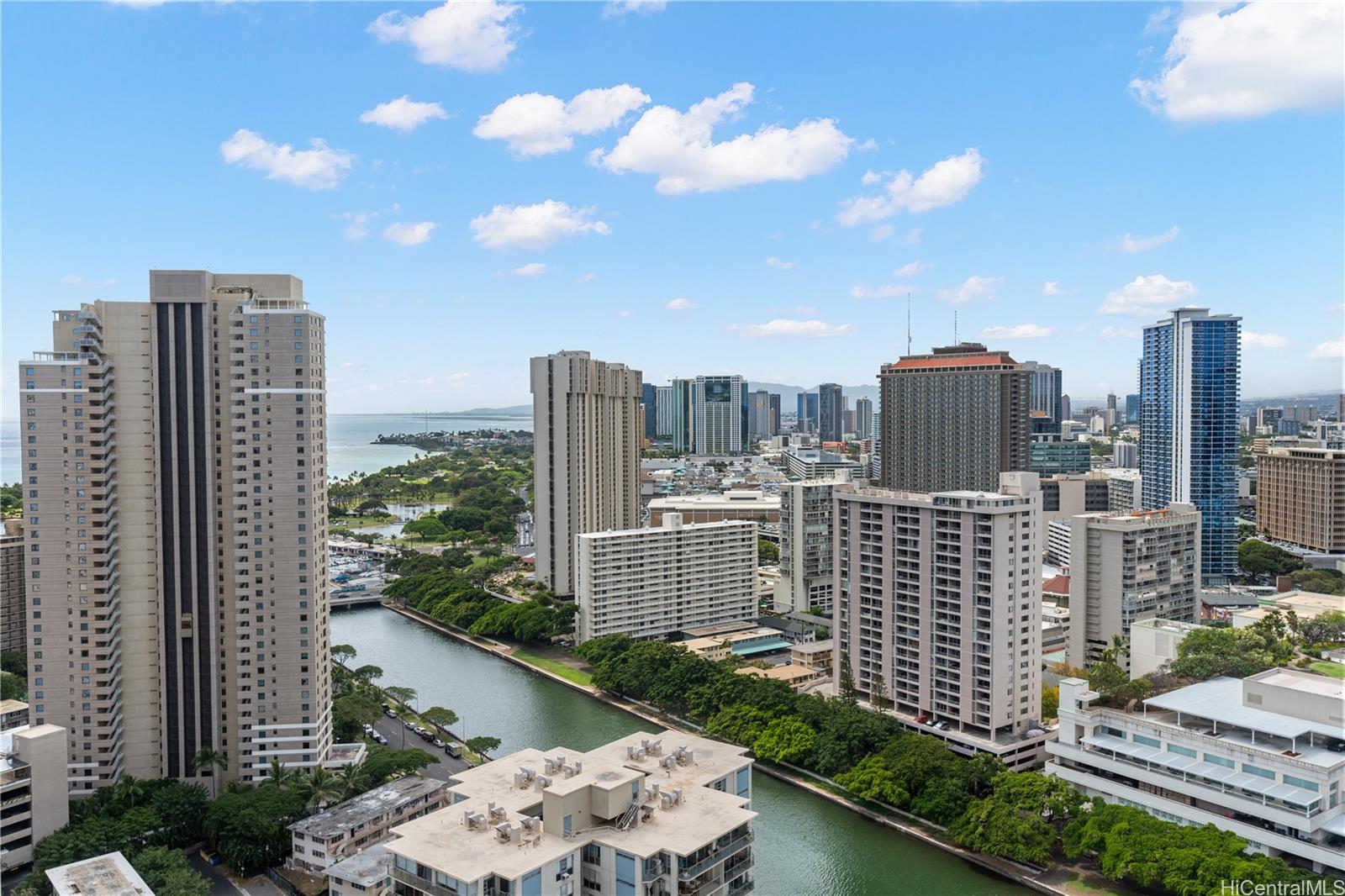 Villa On Eaton Square condo # 3314, Honolulu, Hawaii - photo 22 of 23