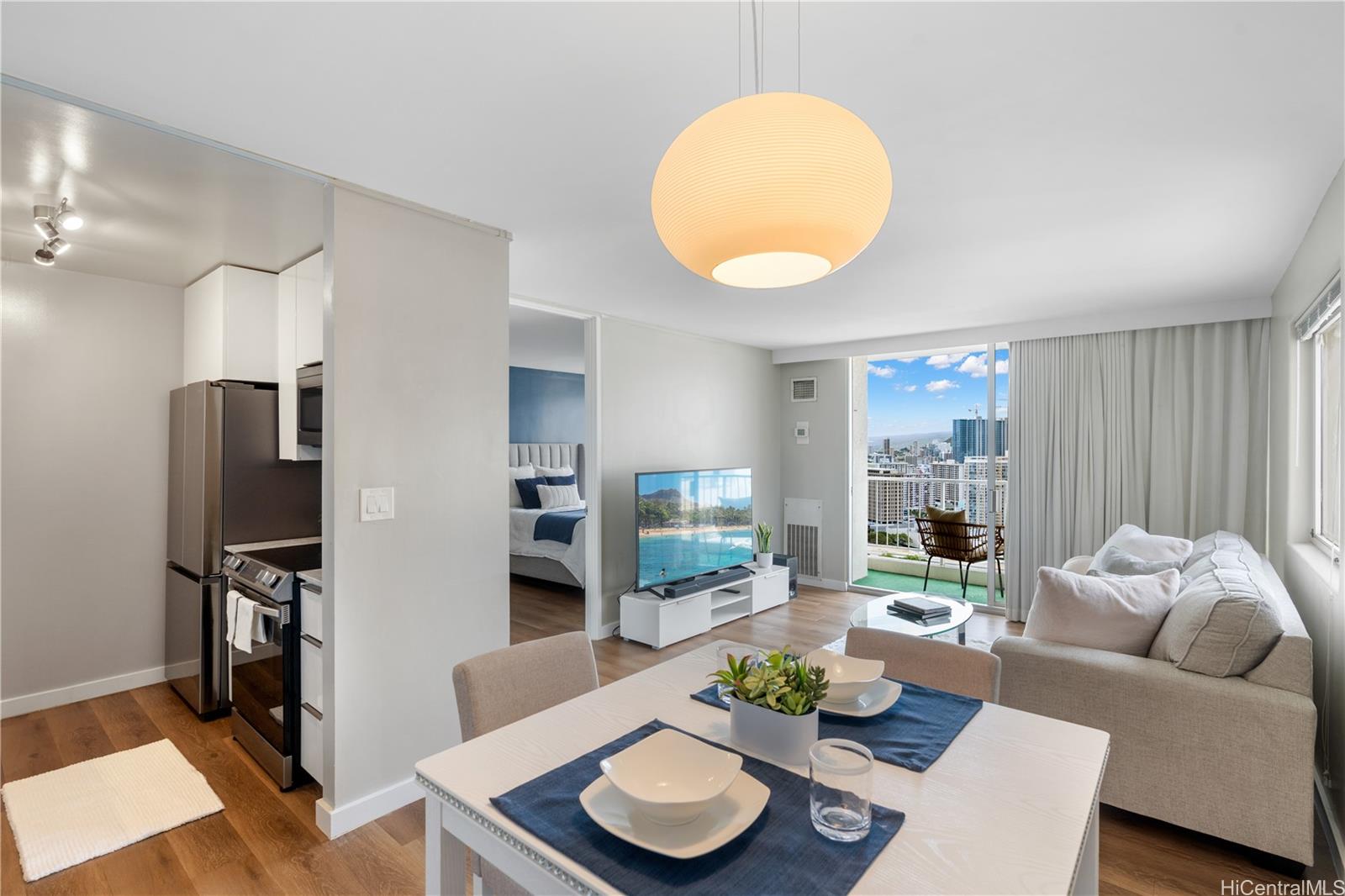 Villa On Eaton Square condo # 3314, Honolulu, Hawaii - photo 4 of 23