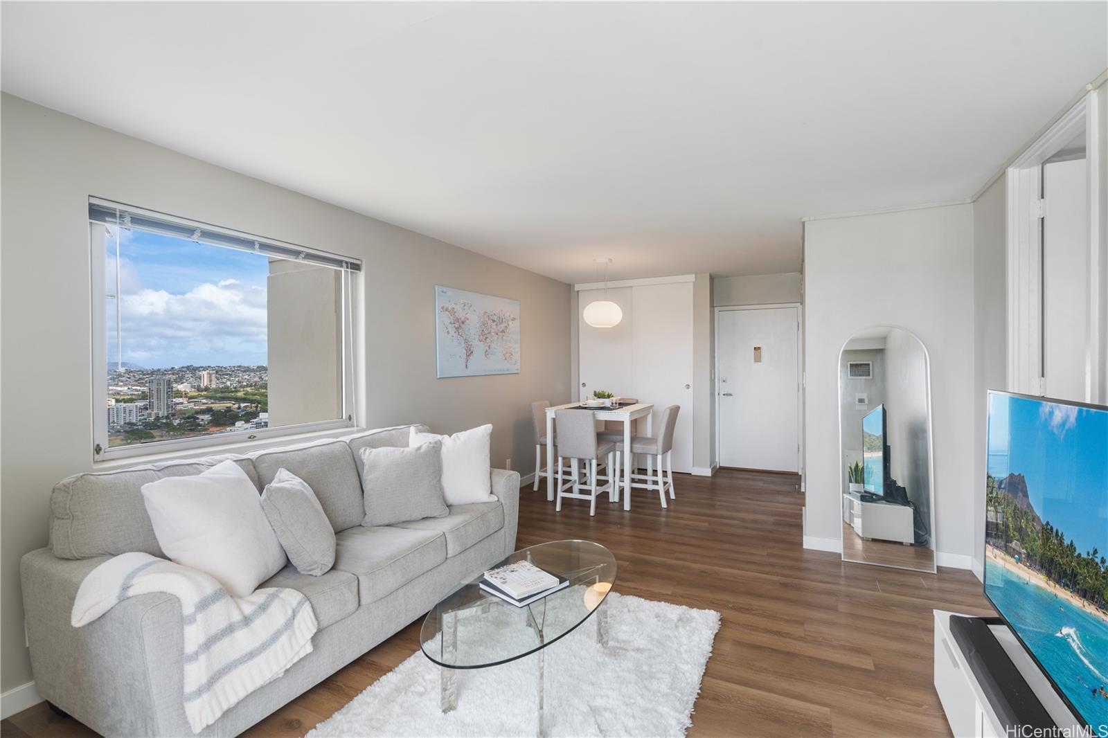 Villa On Eaton Square condo # 3314, Honolulu, Hawaii - photo 6 of 23