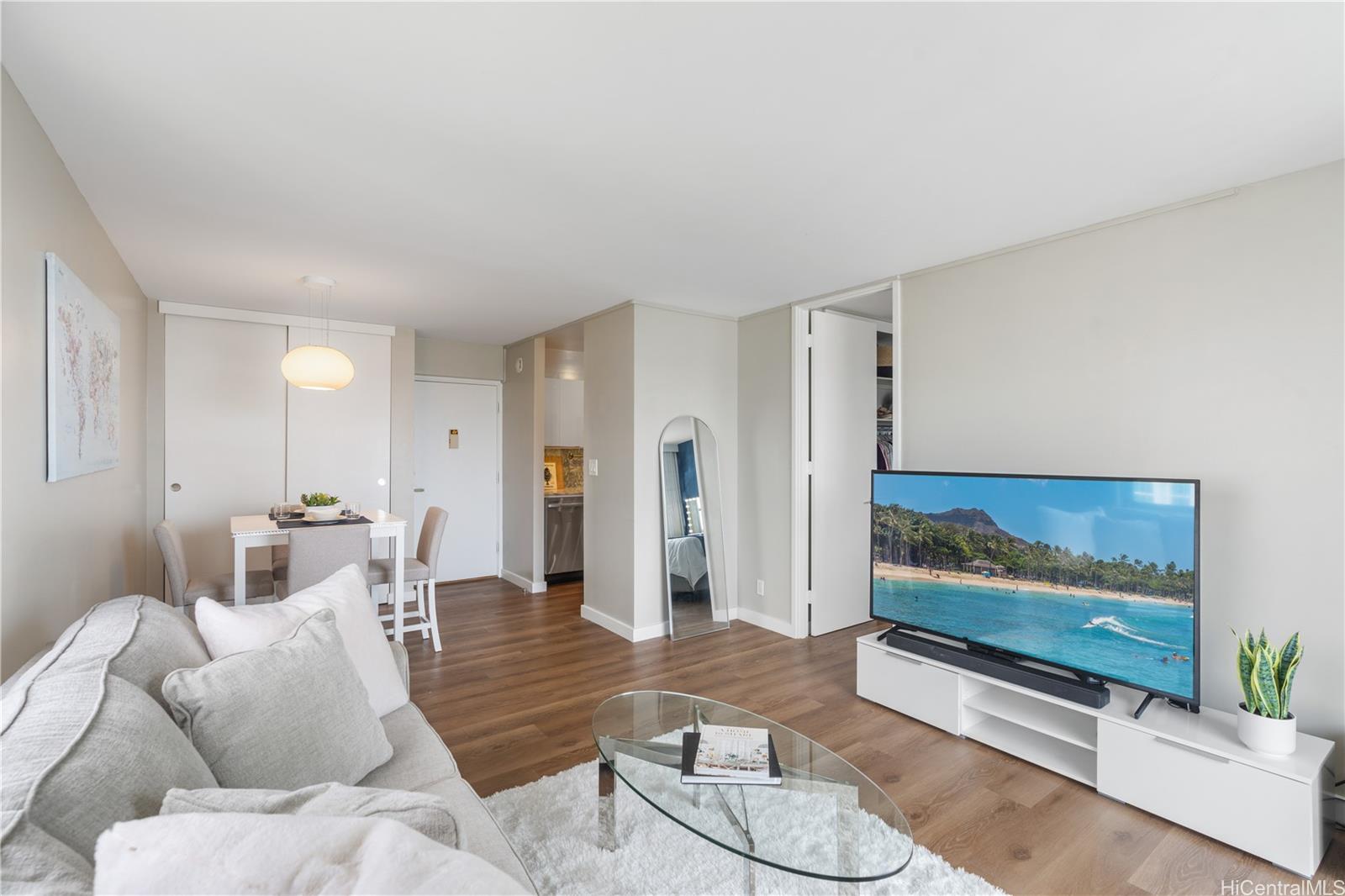 Villa On Eaton Square condo # 3314, Honolulu, Hawaii - photo 8 of 23