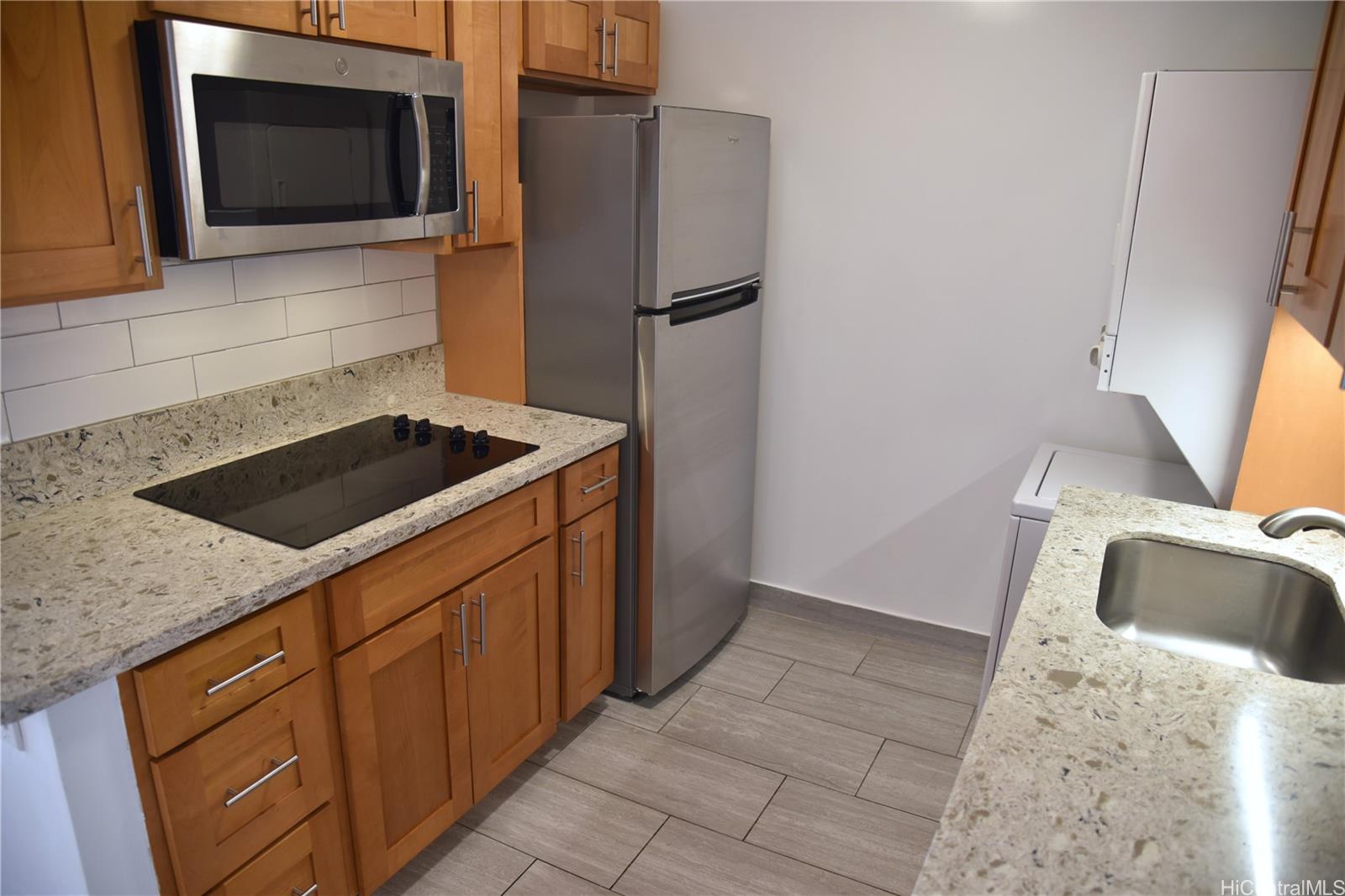 Villa On Eaton Square condo # 908, Honolulu, Hawaii - photo 7 of 14