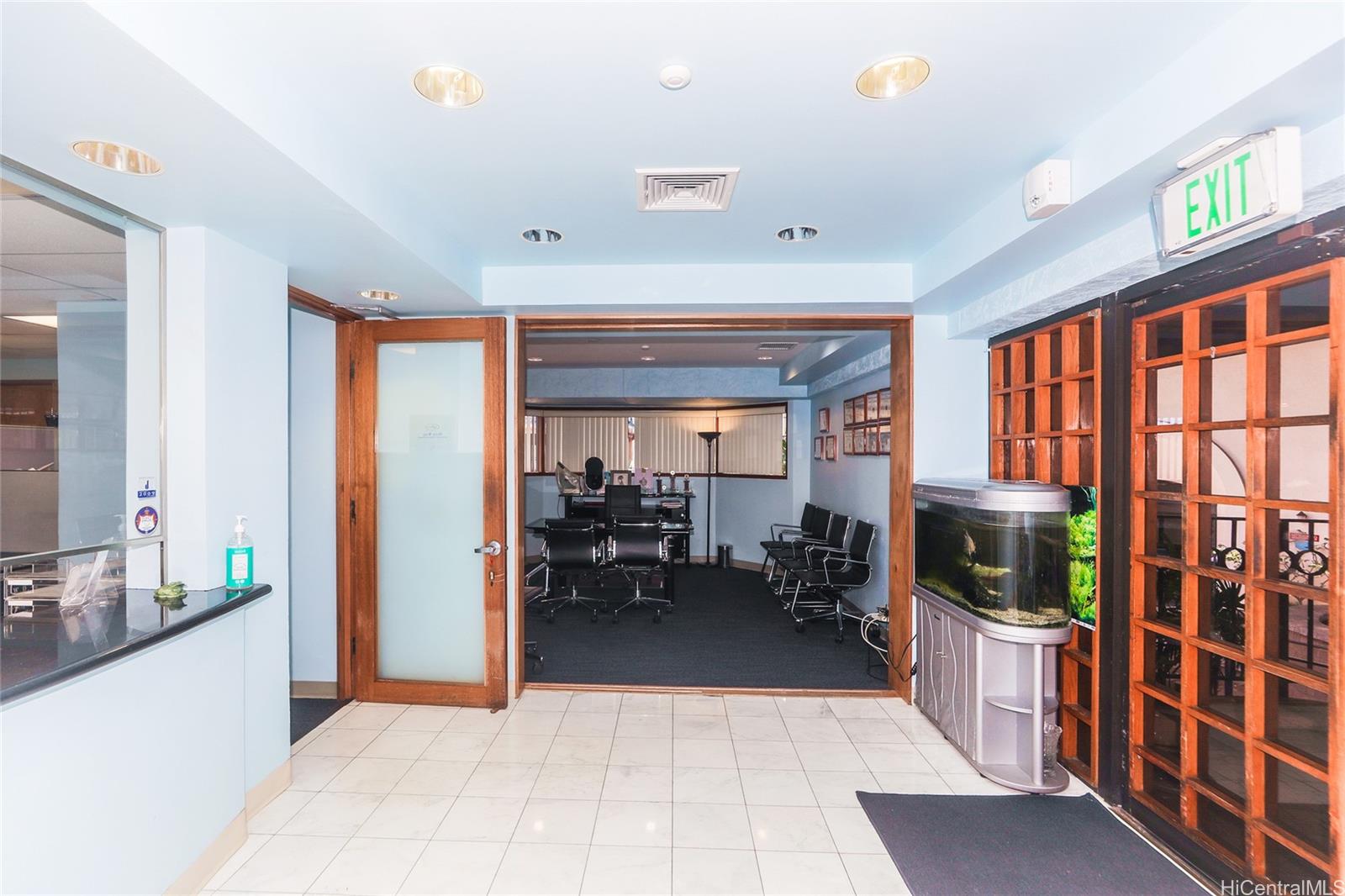 400 Hobron Ln Honolulu Oahu commercial real estate photo2 of 25