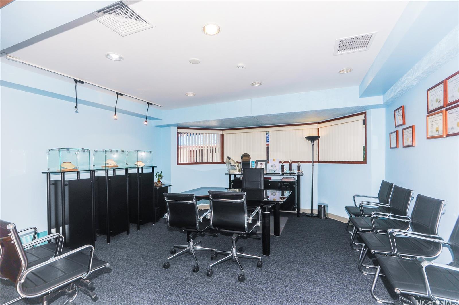 400 Hobron Ln Honolulu Oahu commercial real estate photo3 of 25