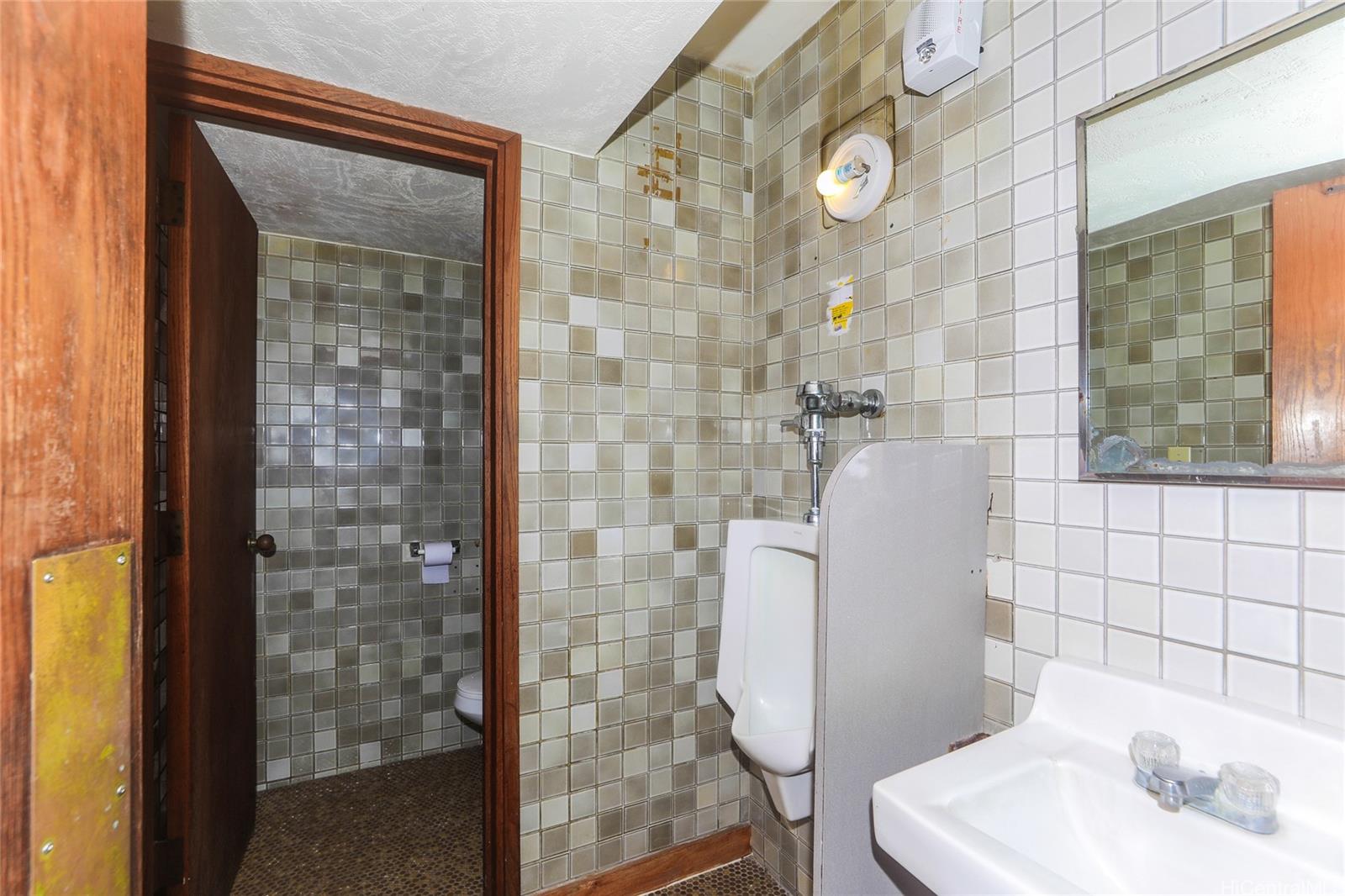 400 Hobron Ln Honolulu Oahu commercial real estate photo22 of 25