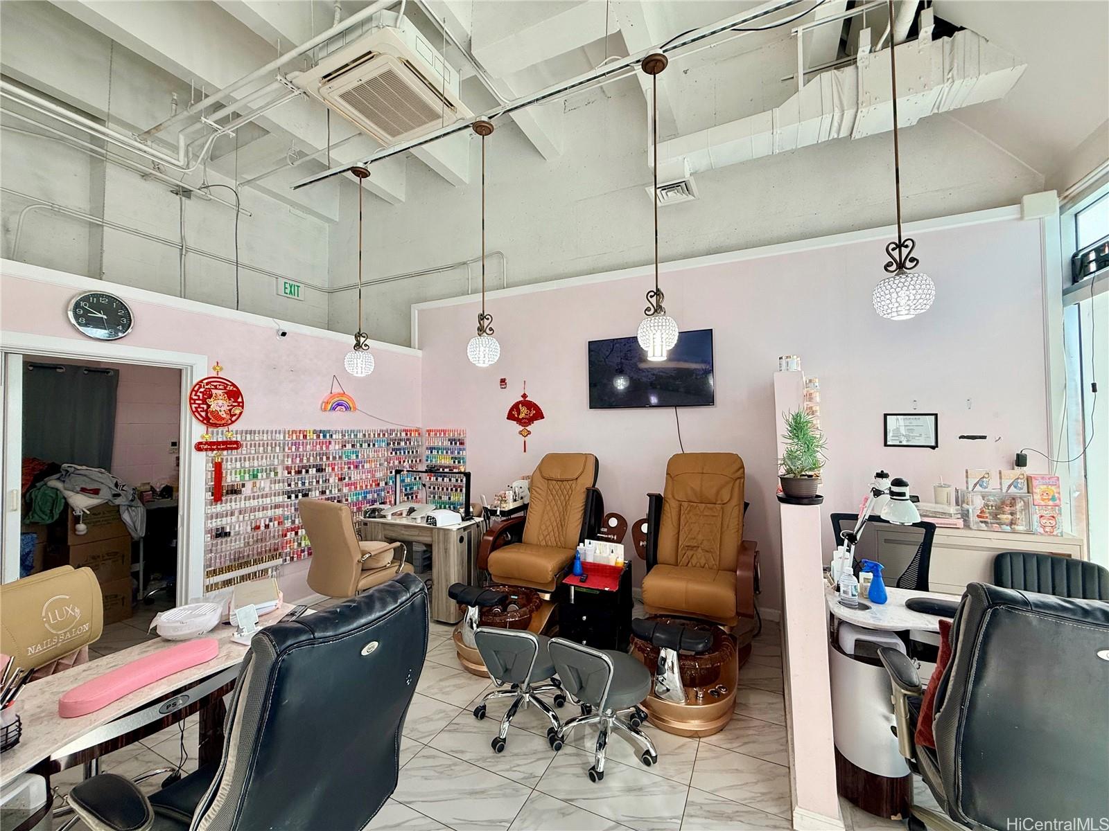 400 Keawe Sts Kakaako  - photo 10 of 16