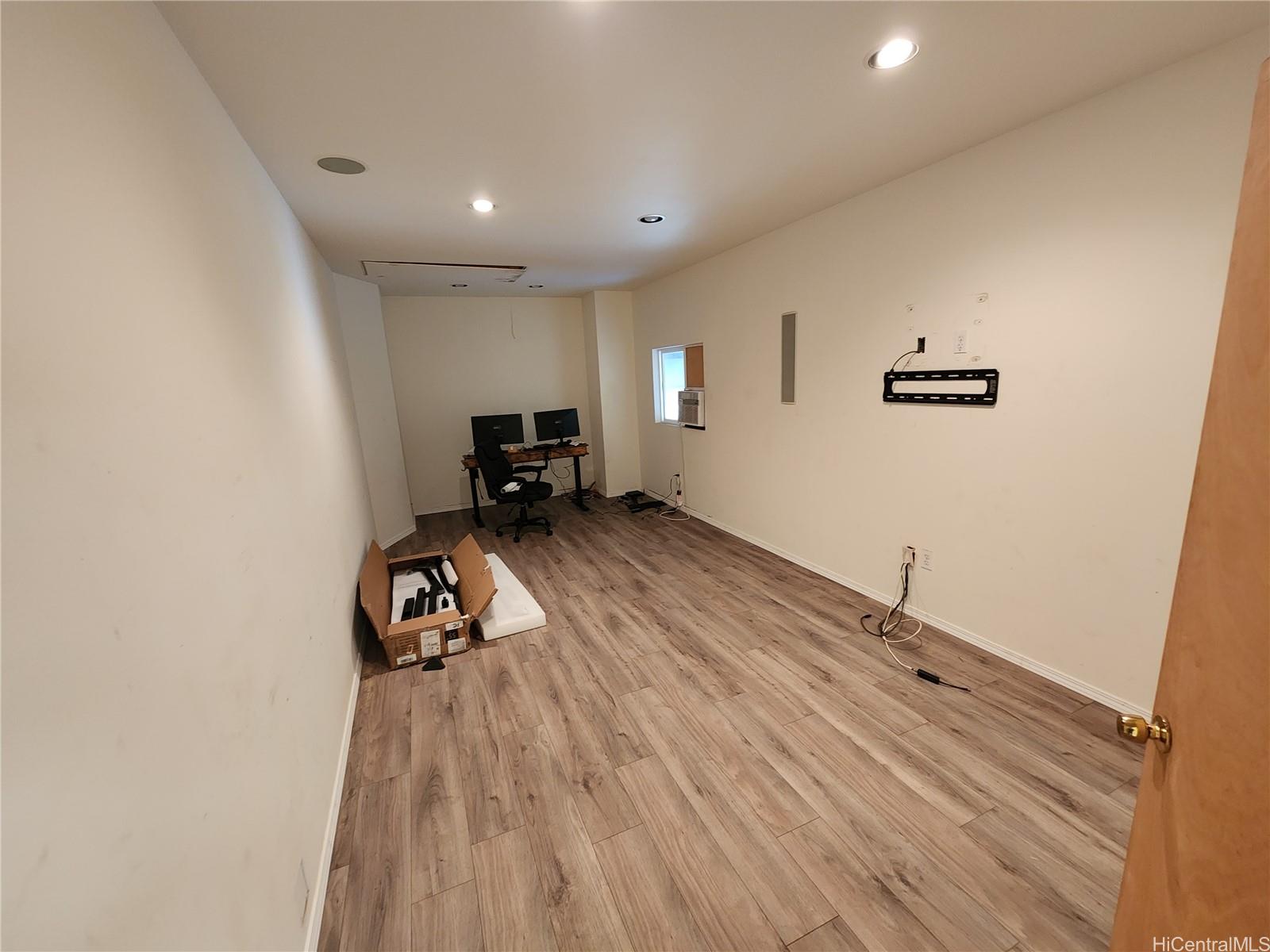 401 Hookahi Street Wailuku Maui commercial real estate photo12 of 15