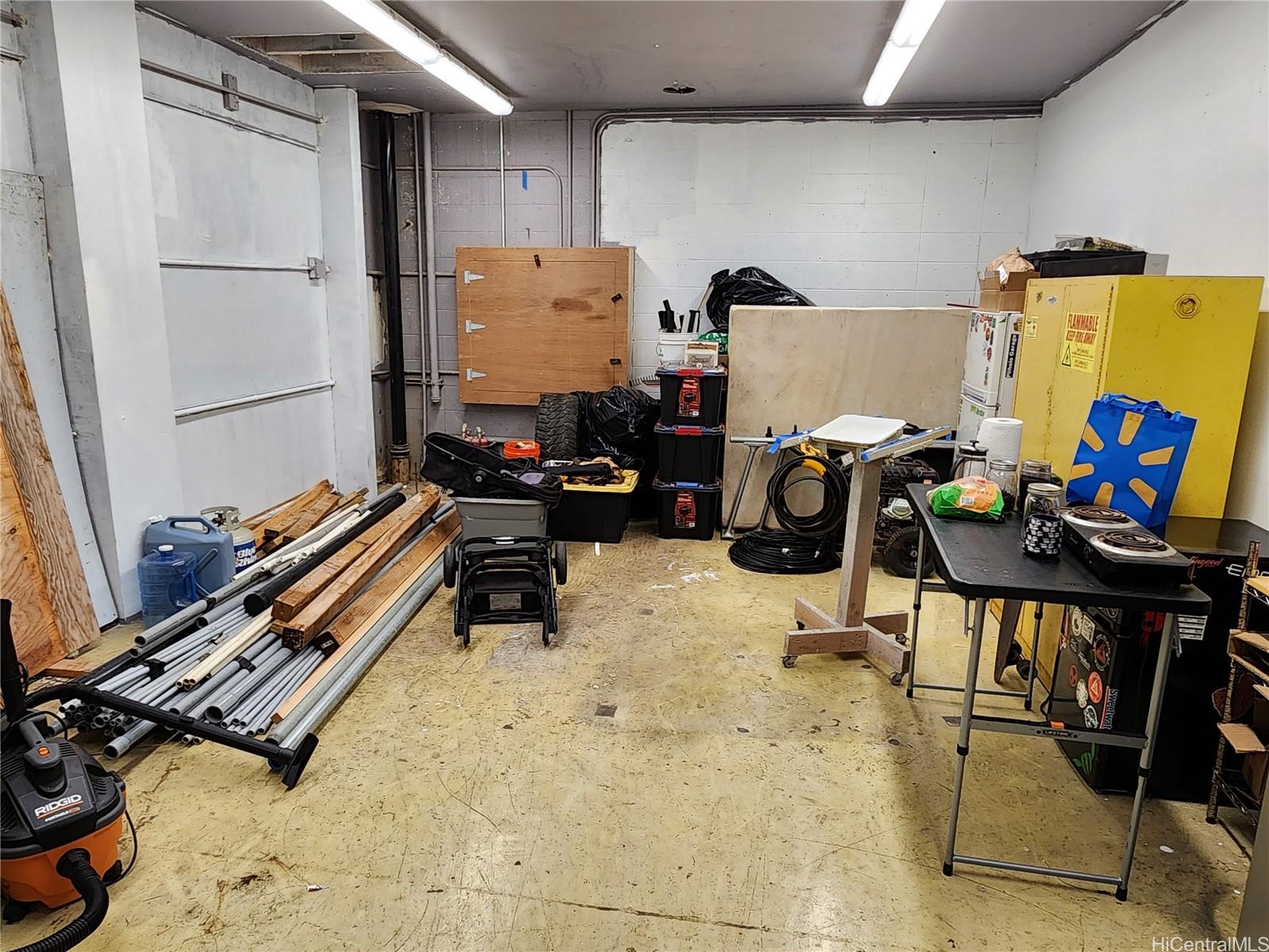 401 Hookahi Street Wailuku Maui commercial real estate photo4 of 15