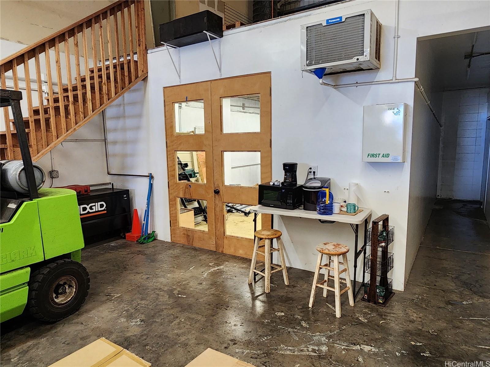 401 Hookahi Street Wailuku Maui commercial real estate photo5 of 15