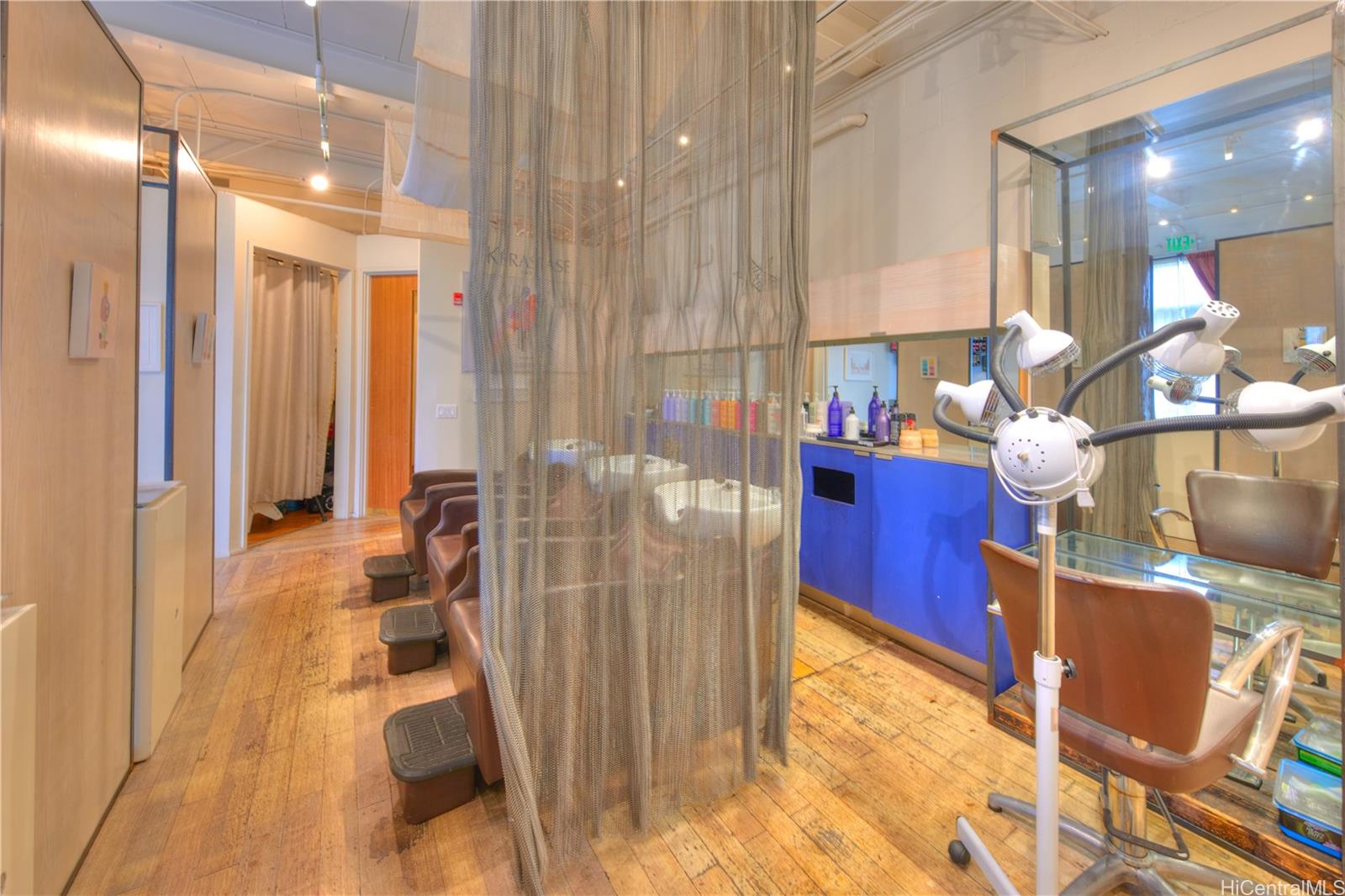 401 Kamakee Street Kakaako  - photo 6 of 15