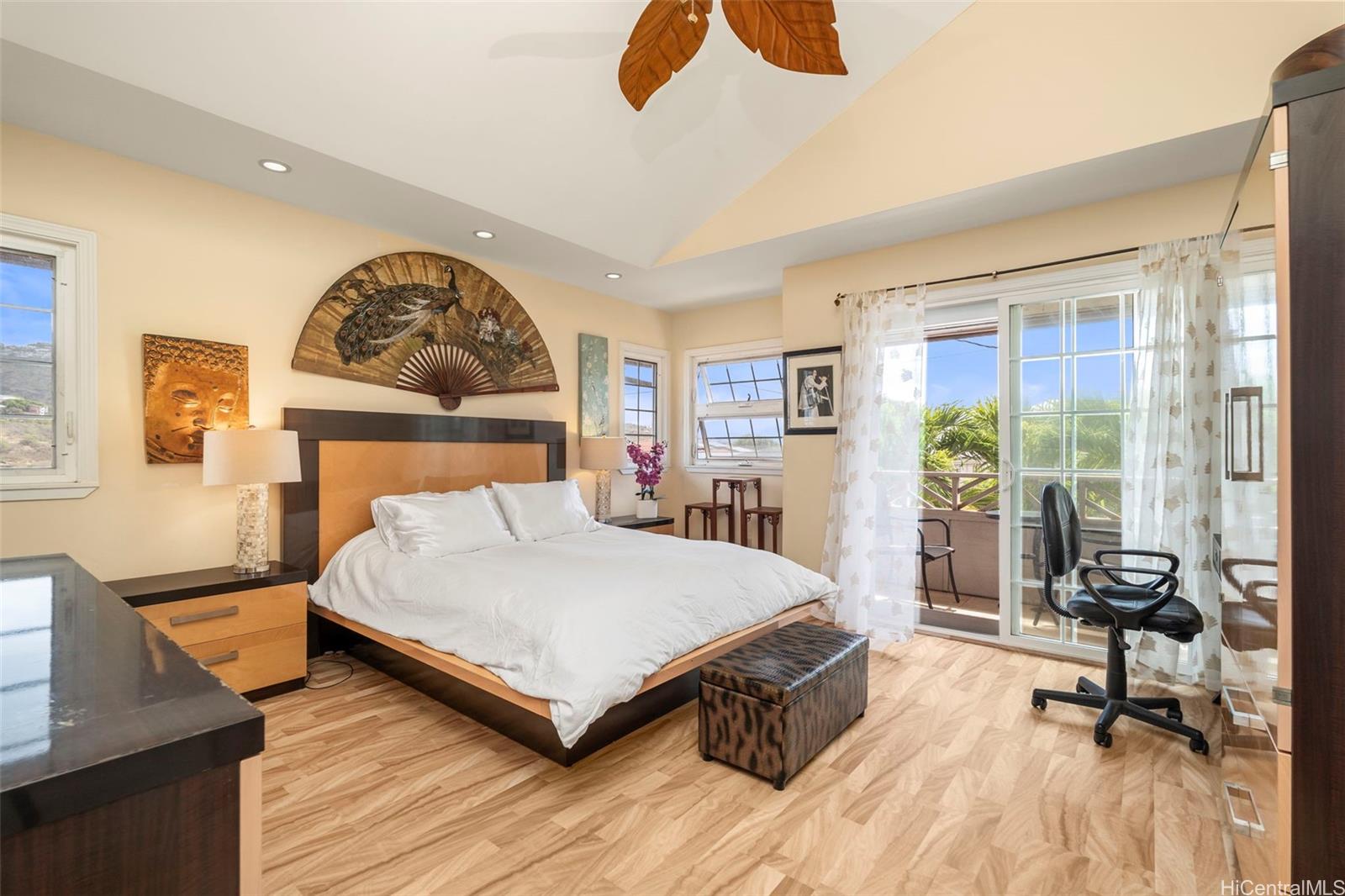 4026  Harding Ave Kaimuki, Diamond Head home - photo 19 of 25