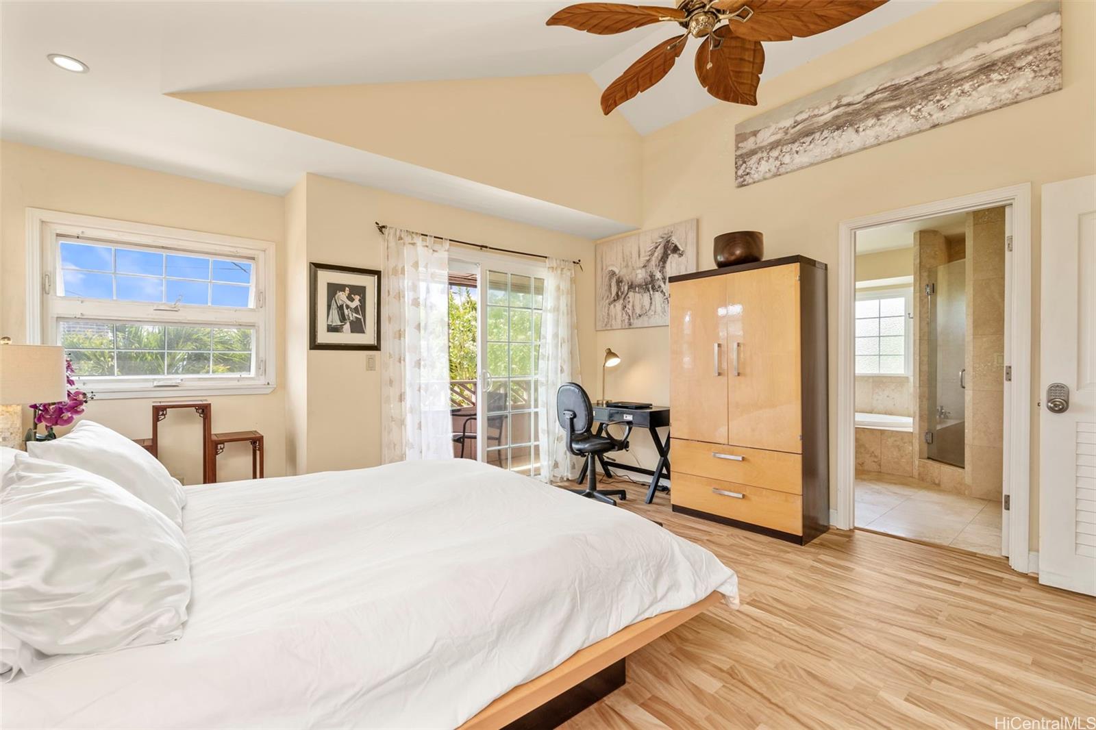 4026  Harding Ave Kaimuki, Diamond Head home - photo 20 of 25