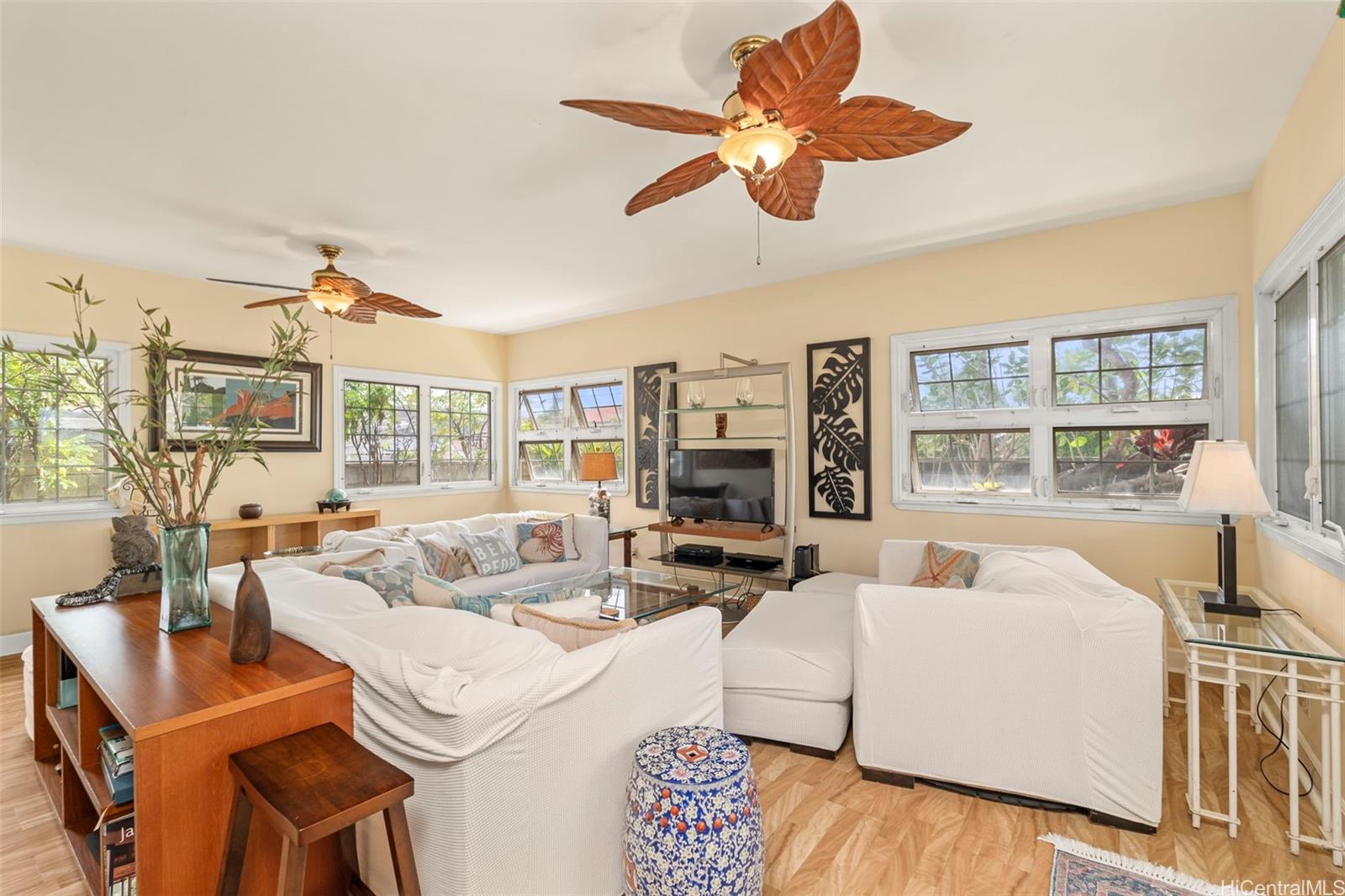 4026  Harding Ave Kaimuki, Diamond Head home - photo 3 of 25