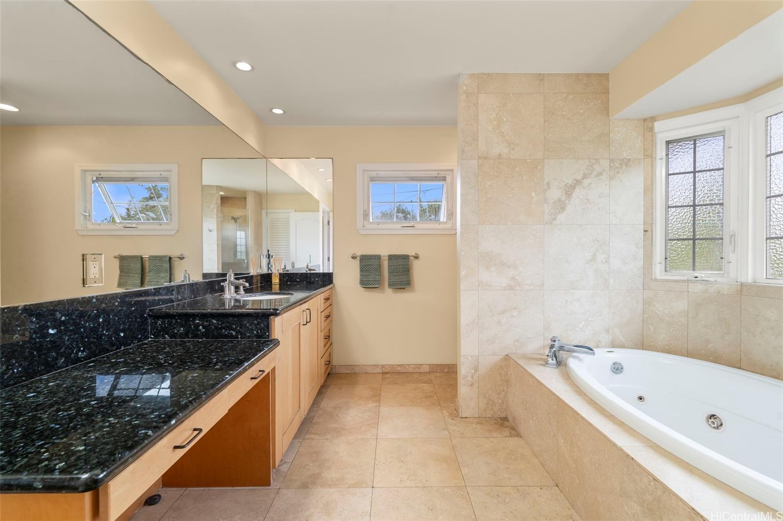 4026  Harding Ave Kaimuki, Diamond Head home - photo 21 of 25