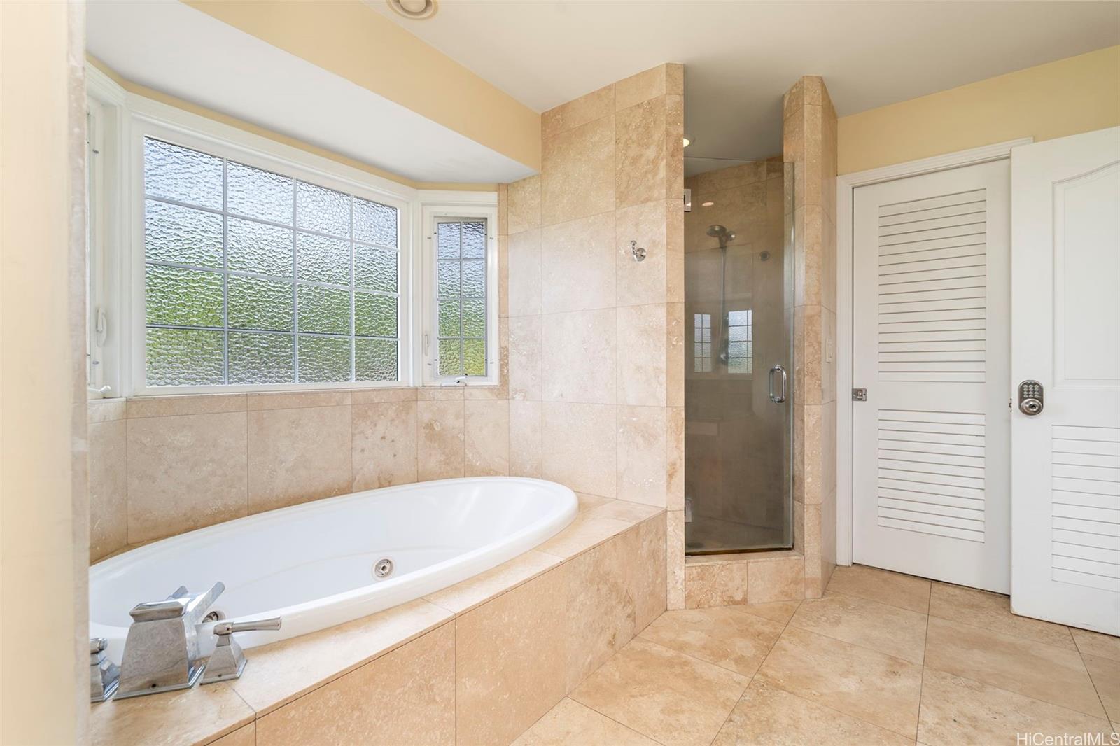 4026  Harding Ave Kaimuki, Diamond Head home - photo 22 of 25