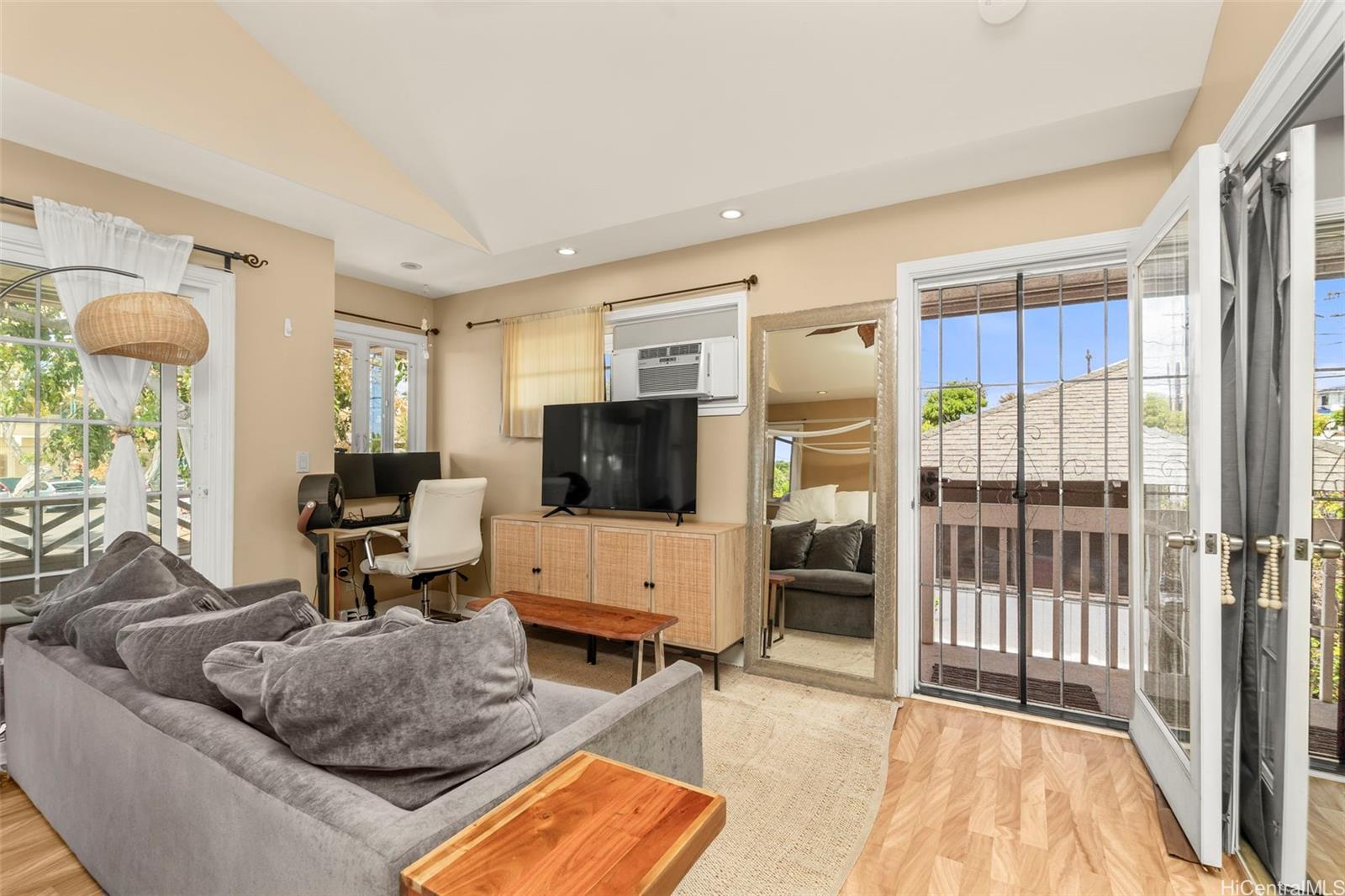 4026  Harding Ave Kaimuki, Diamond Head home - photo 23 of 25