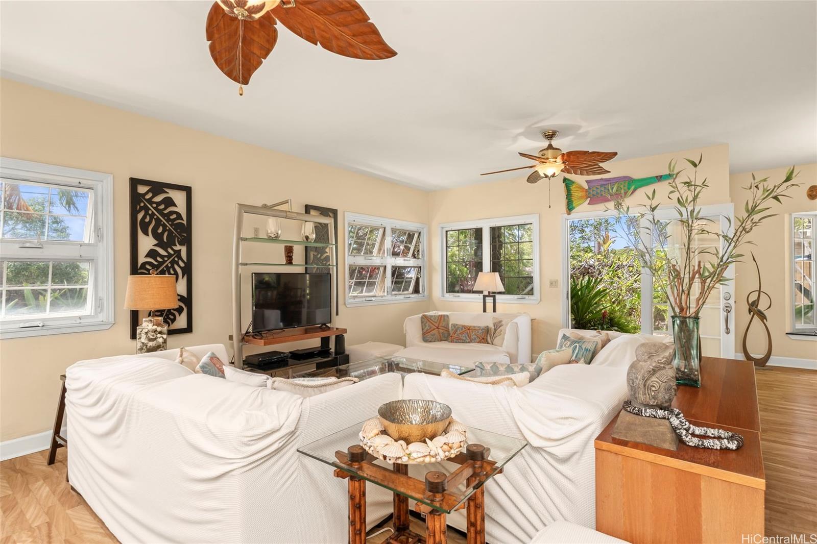 4026  Harding Ave Kaimuki, Diamond Head home - photo 4 of 25